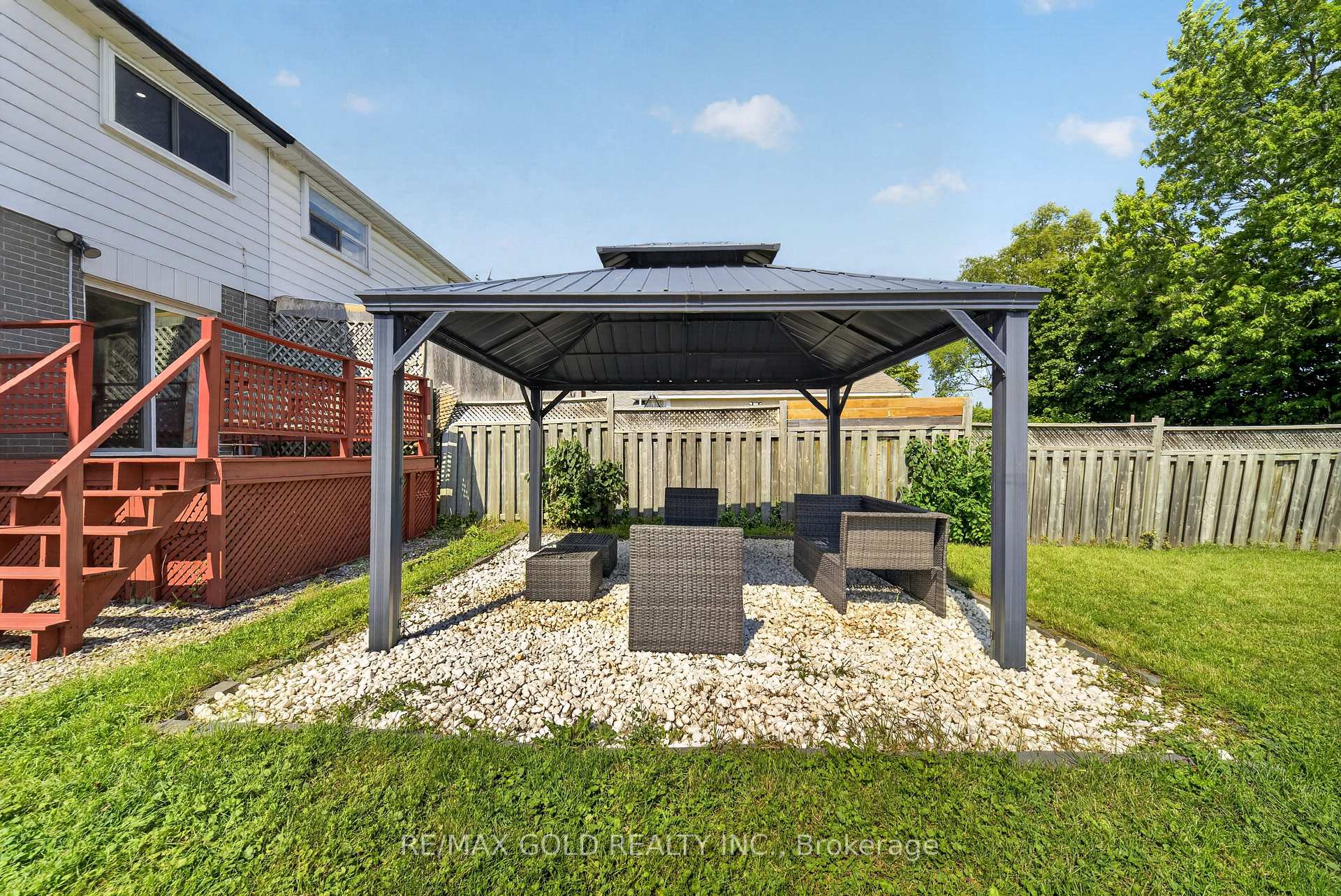 Photo 45 of 8 Earnscliffe Gate, Brampton, Southgate — HOMEH