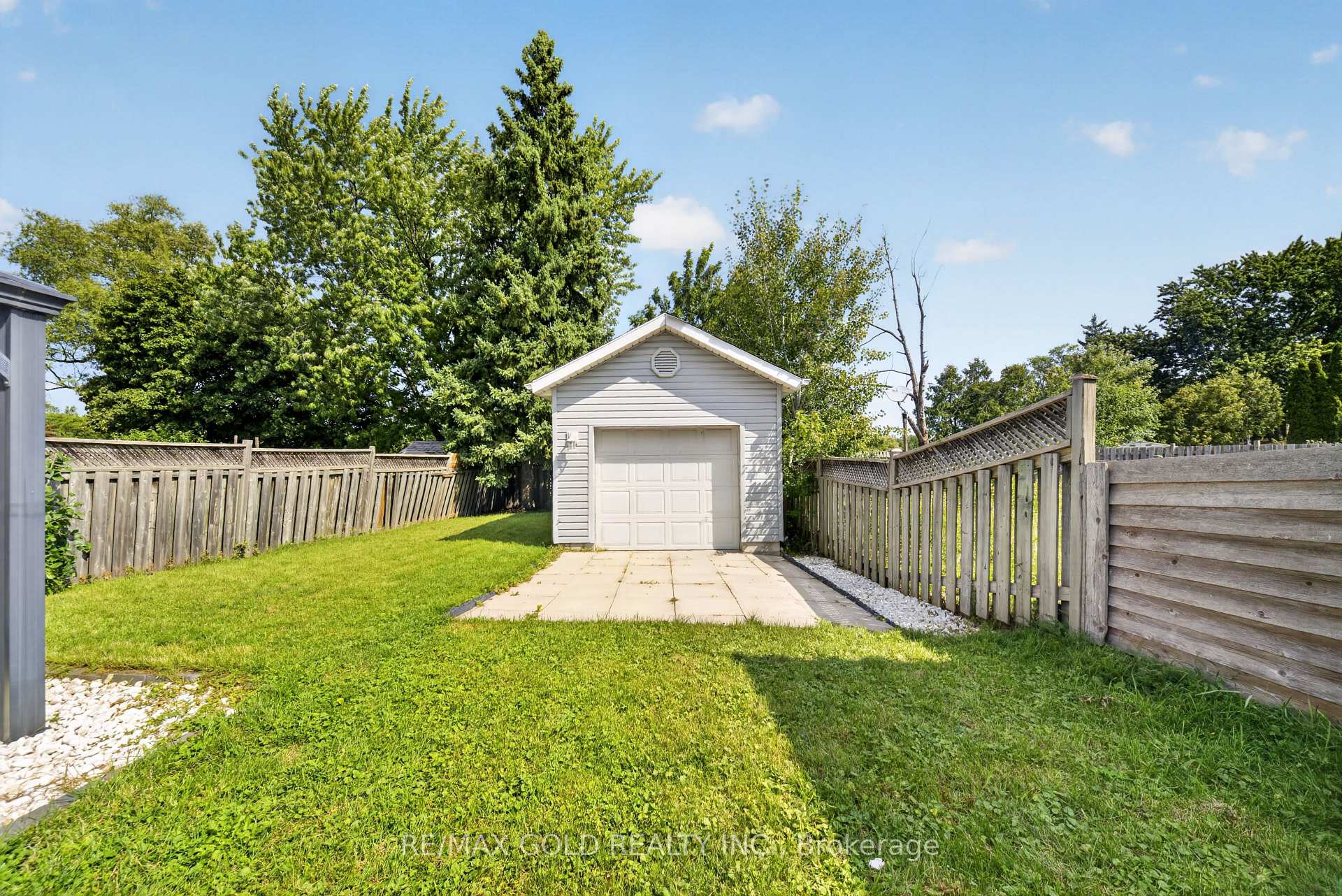 Photo 46 of 8 Earnscliffe Gate, Brampton, Southgate — HOMEH