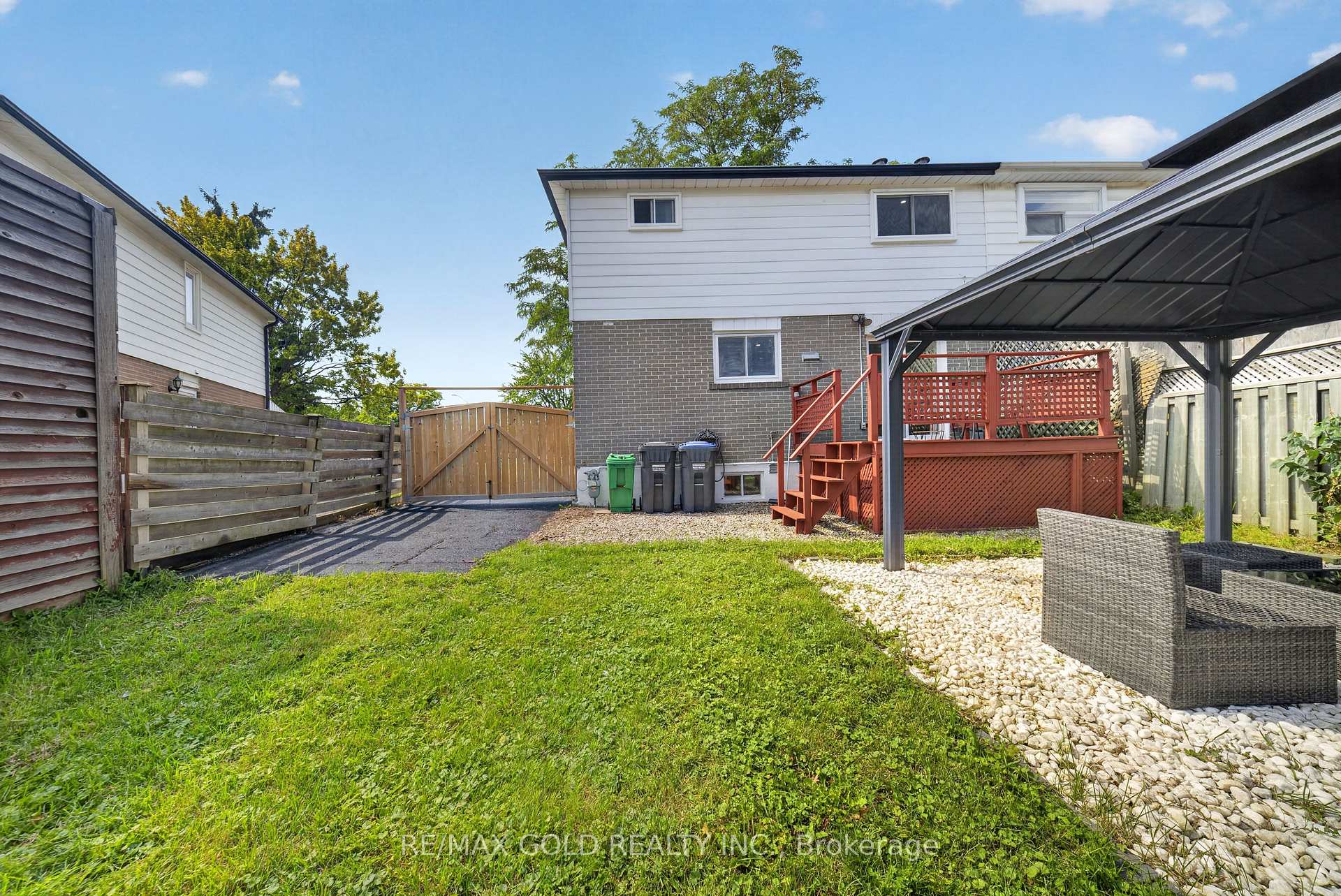 Photo 48 of 8 Earnscliffe Gate, Brampton, Southgate — HOMEH