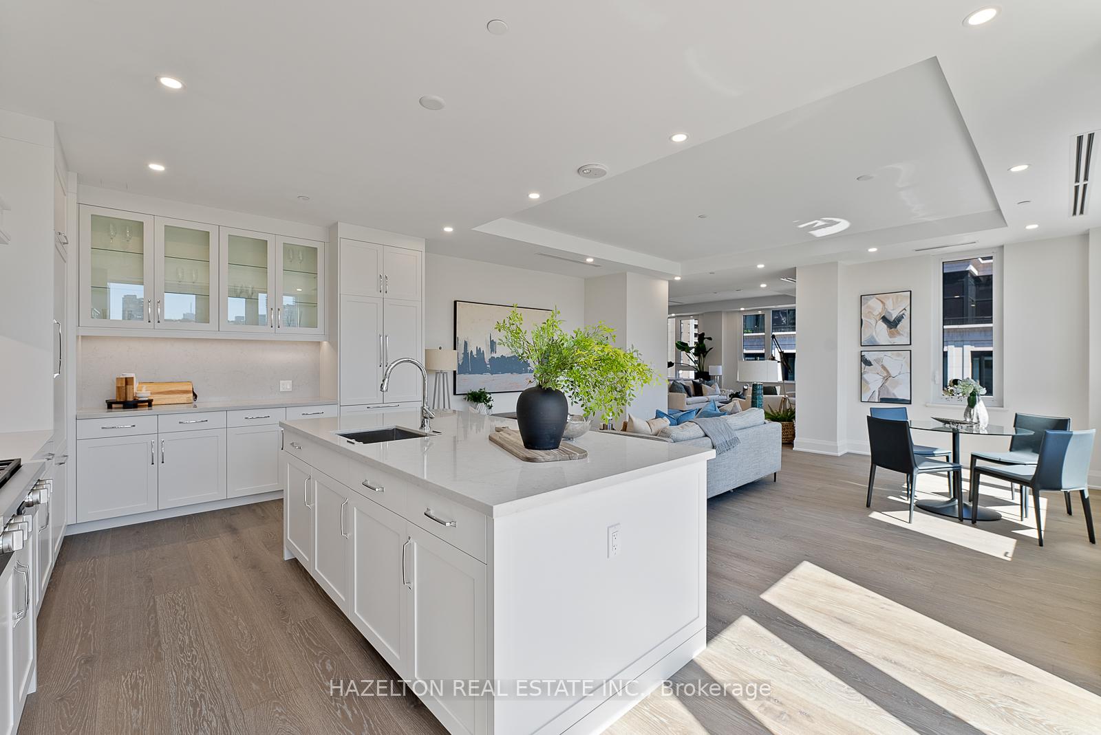 Photo 16 of Unit 802, 128 Hazelton Avenue, Toronto, The Annex — HOMEH