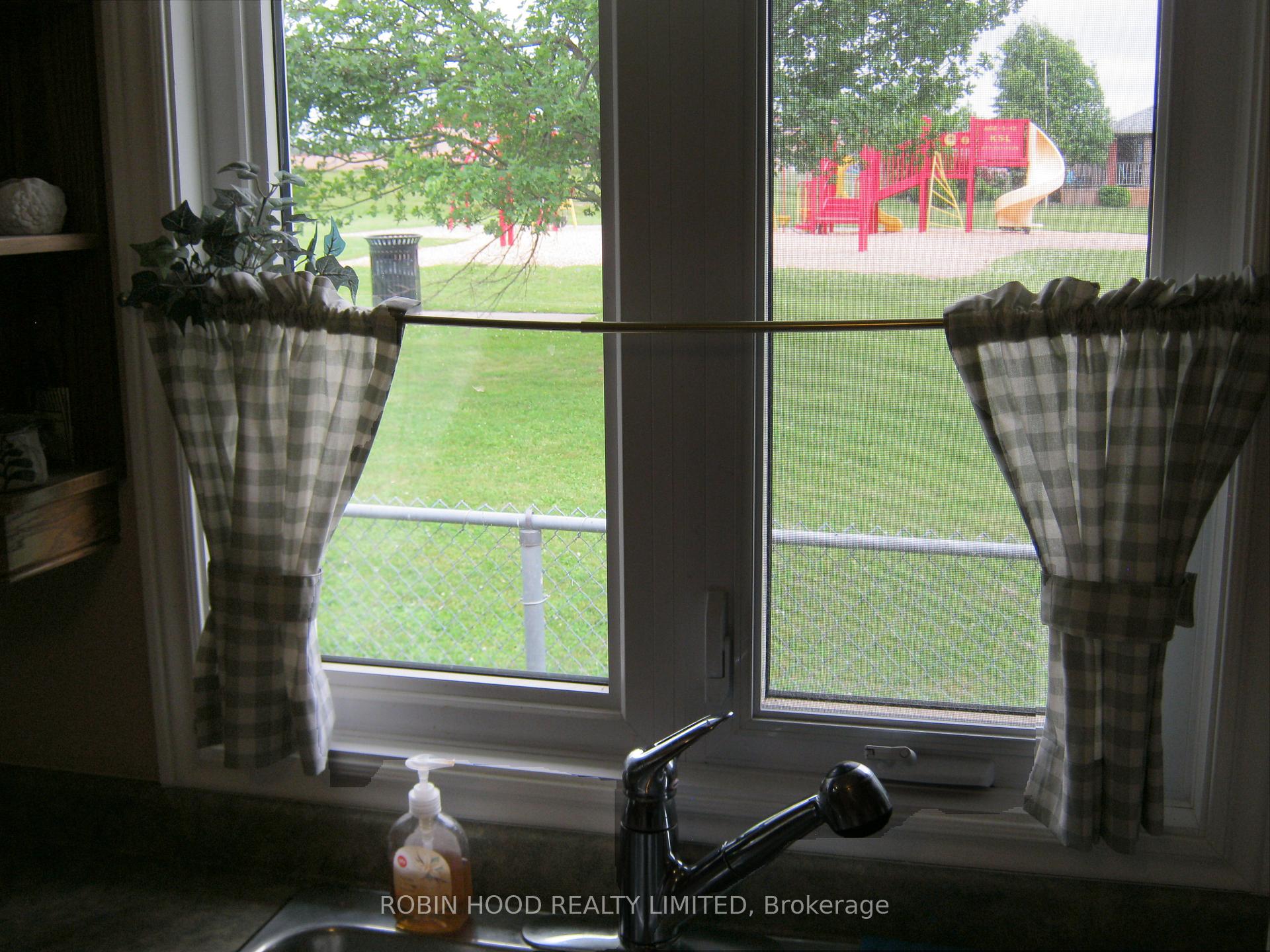 Photo 21 of 40 Dormer Road, Kawartha Lakes, Lindsay — HOMEH
