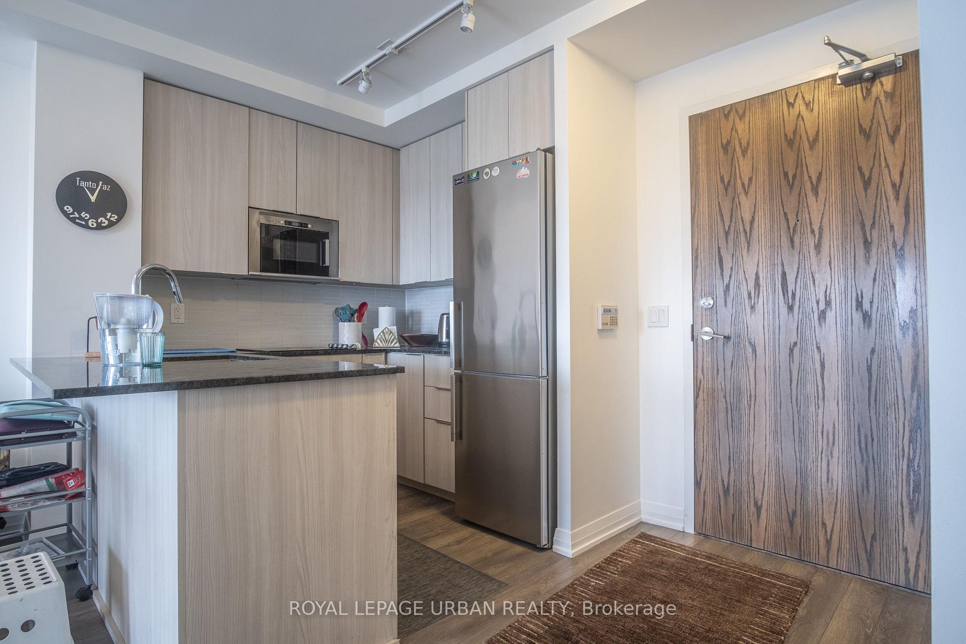 Photo 3 of Unit 817, 99 Eagle Rock Way, Vaughan, Maple — HOMEH