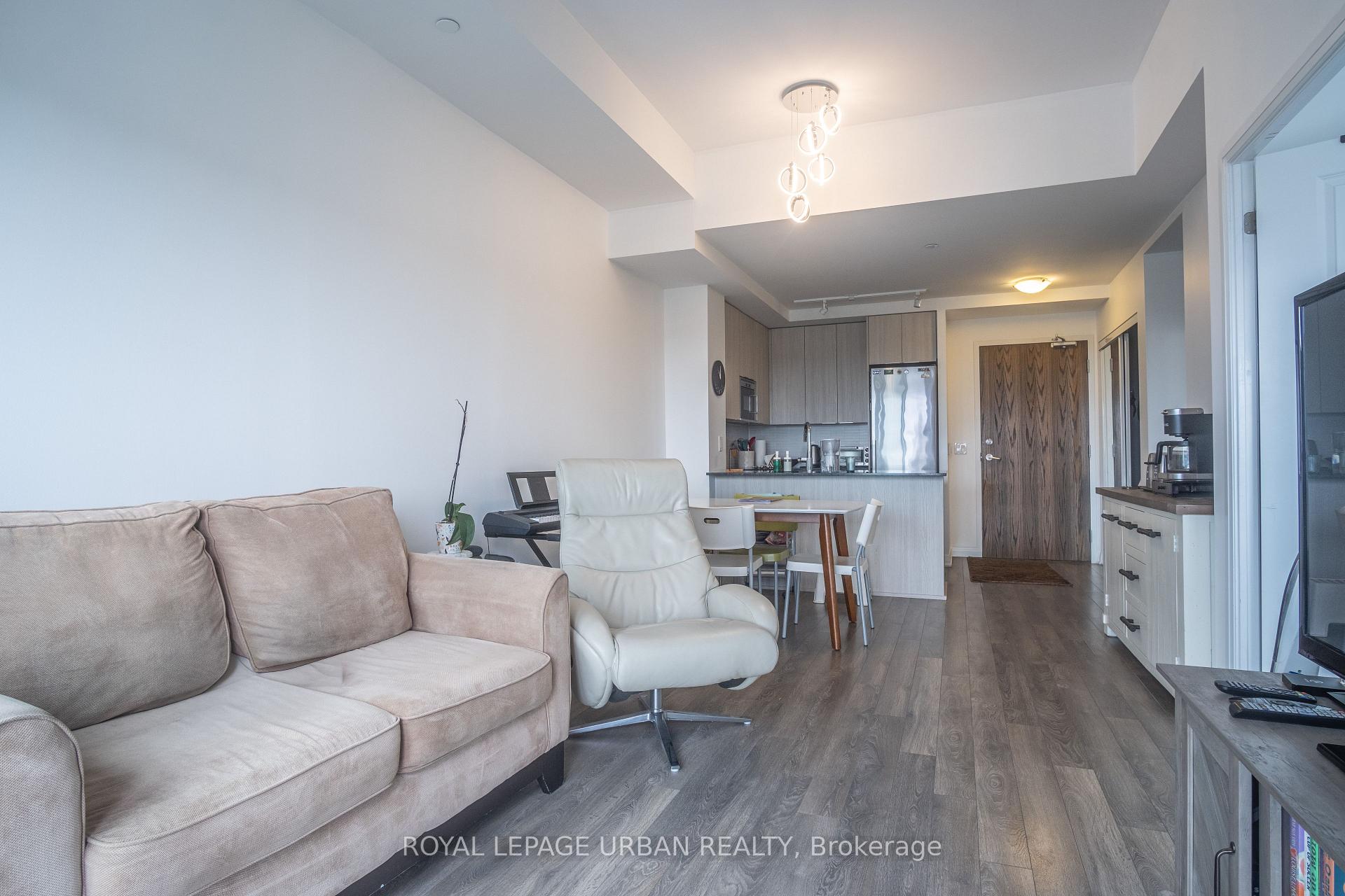 Photo 7 of Unit 817, 99 Eagle Rock Way, Vaughan, Maple — HOMEH