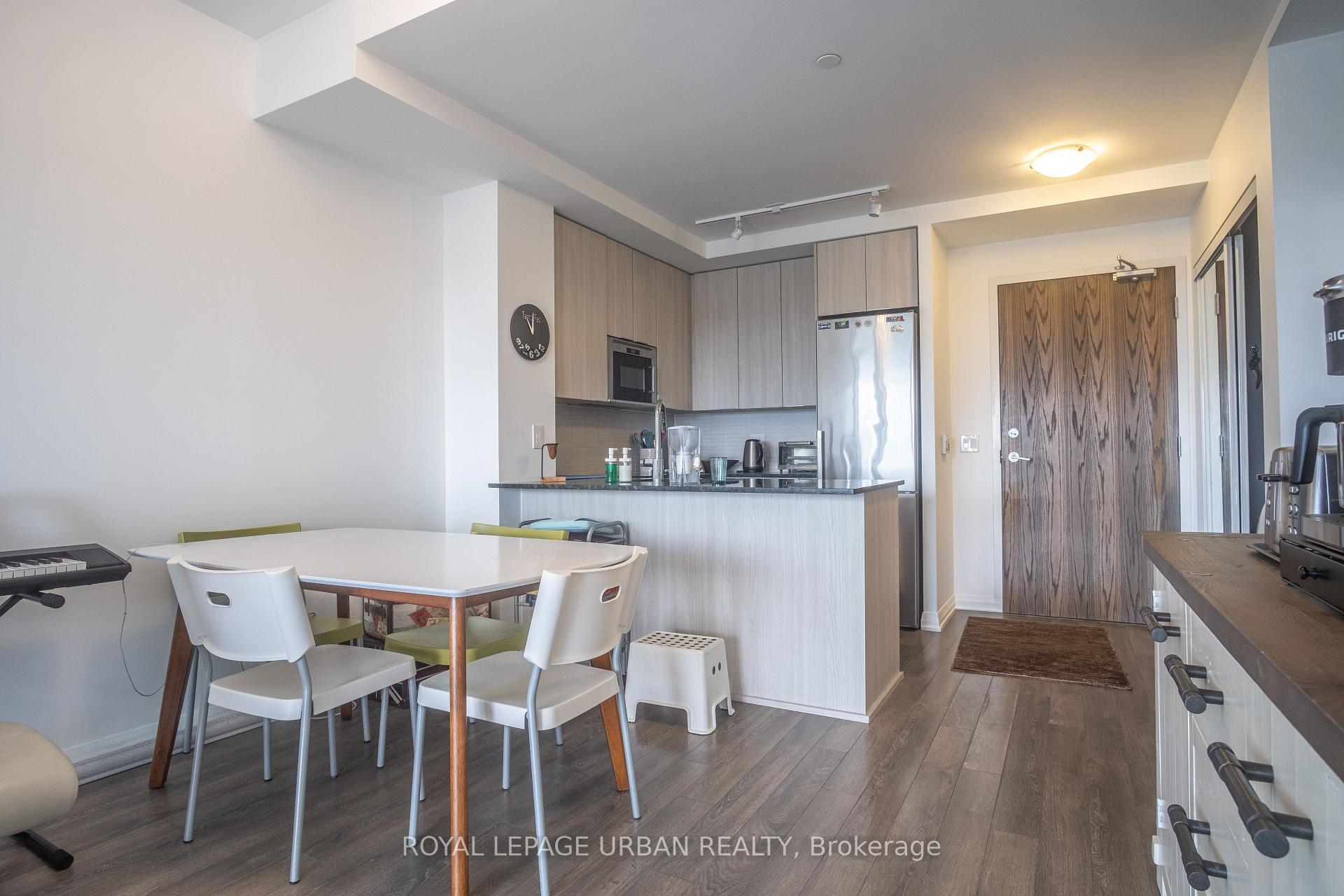 Photo 10 of Unit 817, 99 Eagle Rock Way, Vaughan, Maple — HOMEH