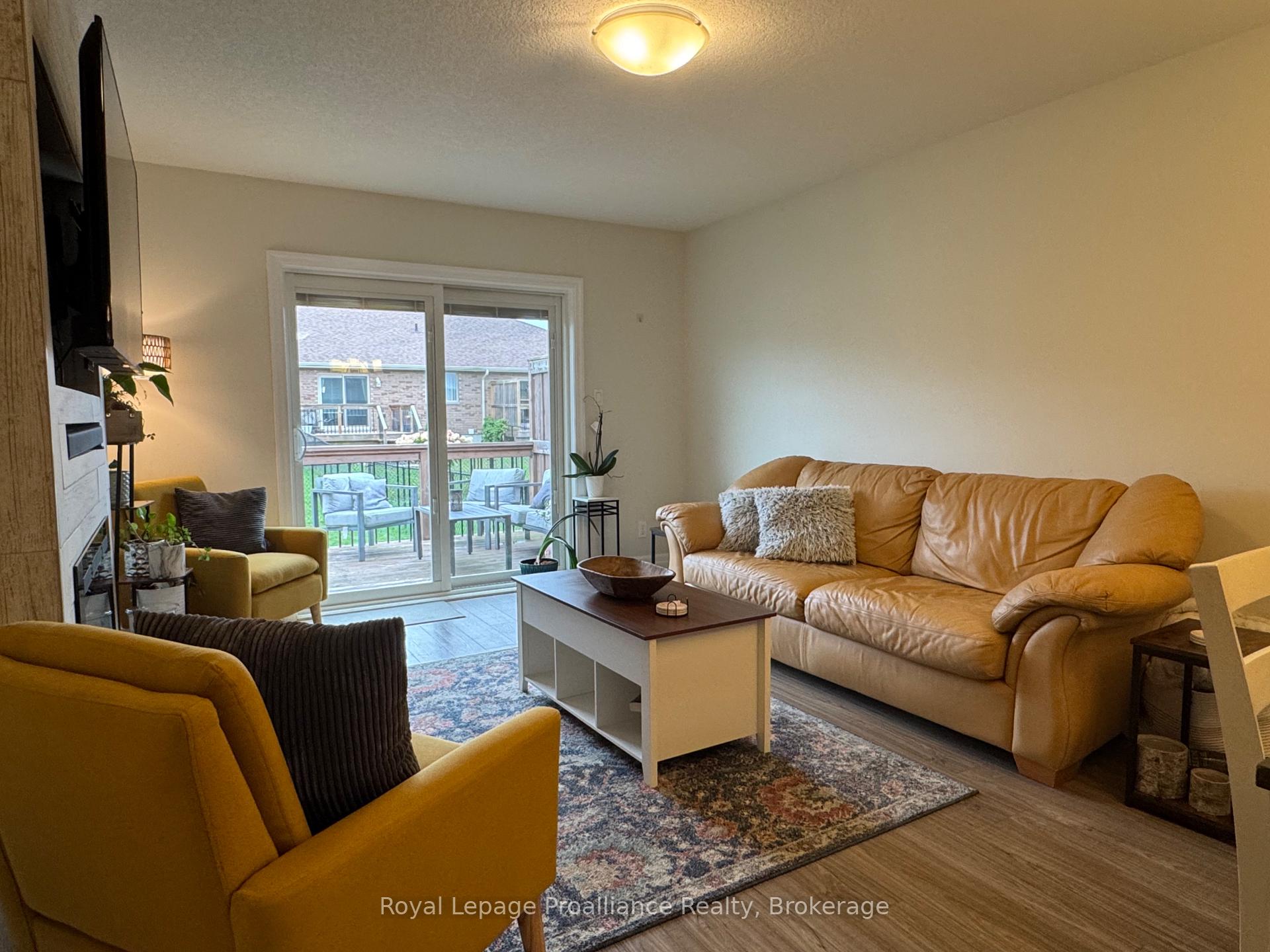 Photo 11 of 19 McIntosh Crescent, Quinte West, Murray Ward — HOMEH
