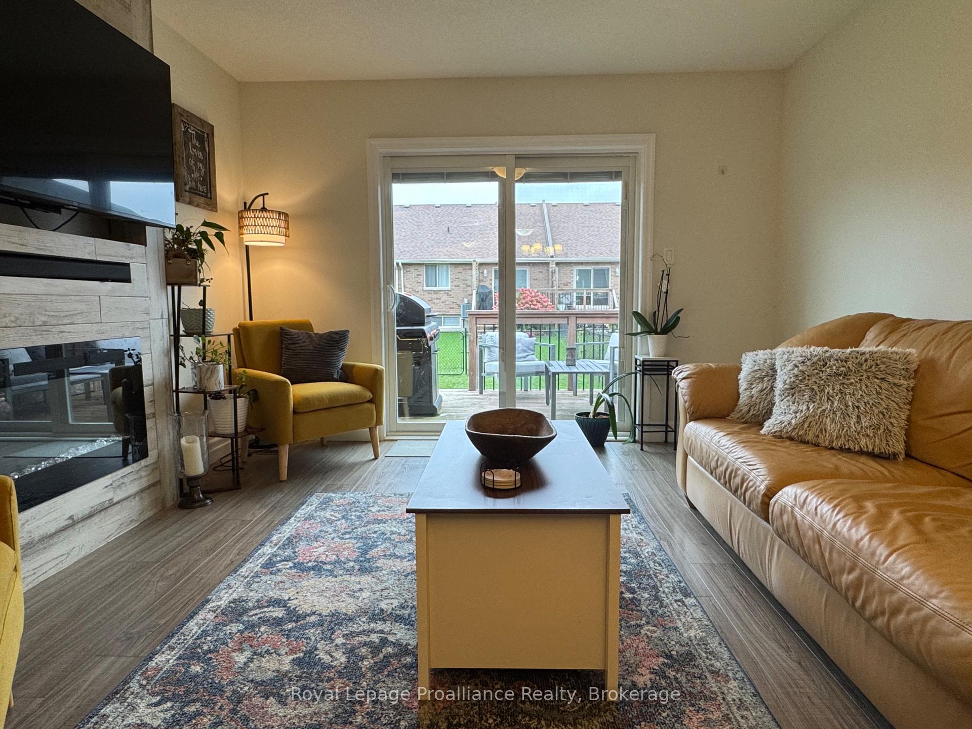Photo 12 of 19 McIntosh Crescent, Quinte West, Murray Ward — HOMEH