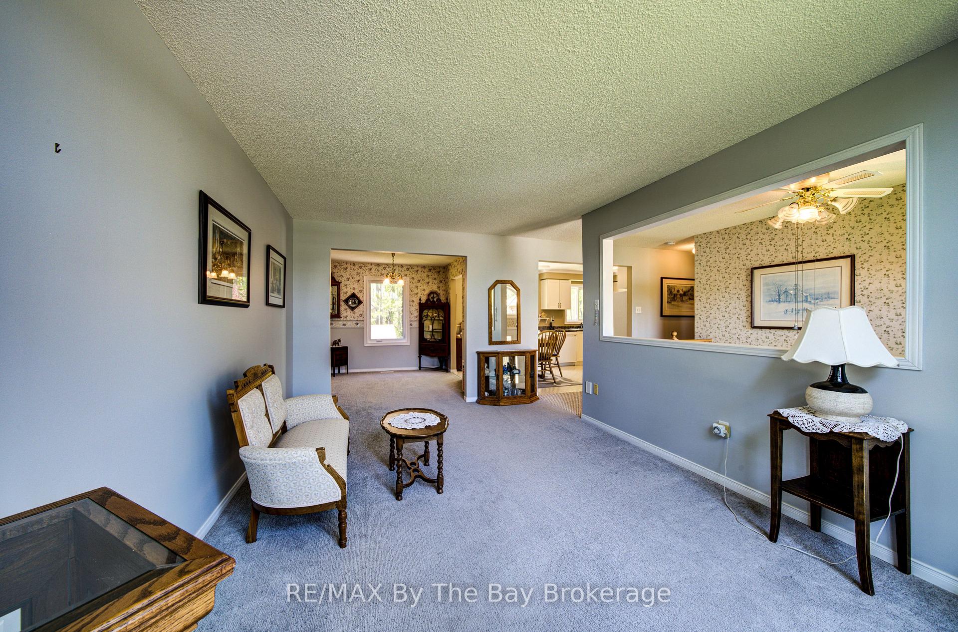 Photo 6 of 12 Silver Birch Avenue, Wasaga Beach — HOMEH