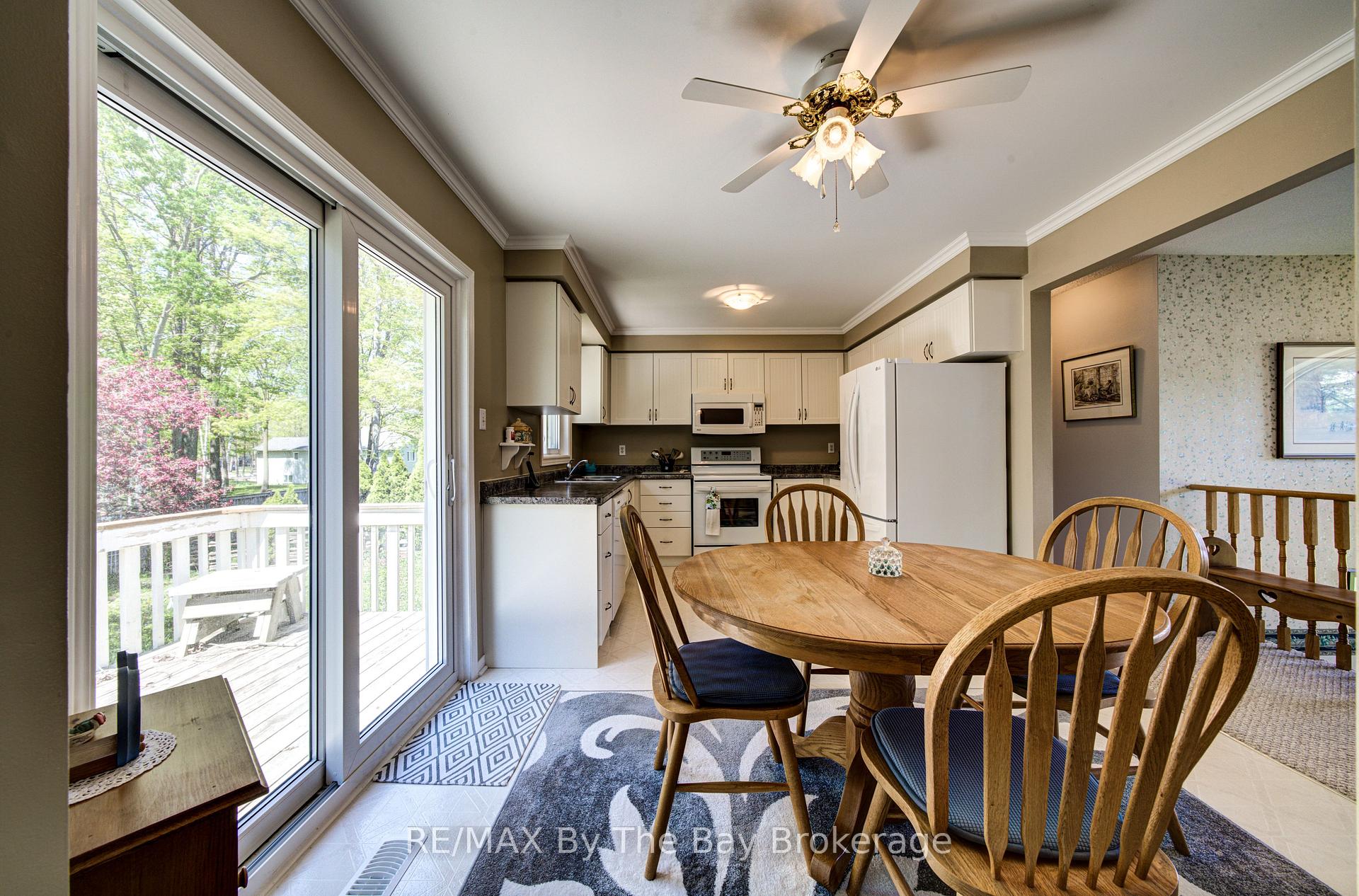 Photo 8 of 12 Silver Birch Avenue, Wasaga Beach — HOMEH