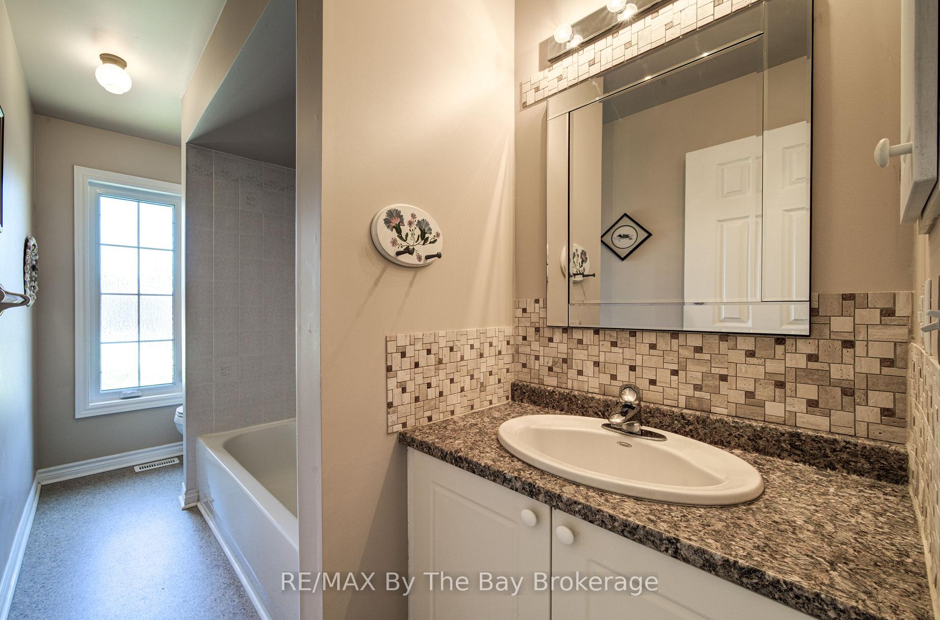 Photo 23 of 12 Silver Birch Avenue, Wasaga Beach — HOMEH