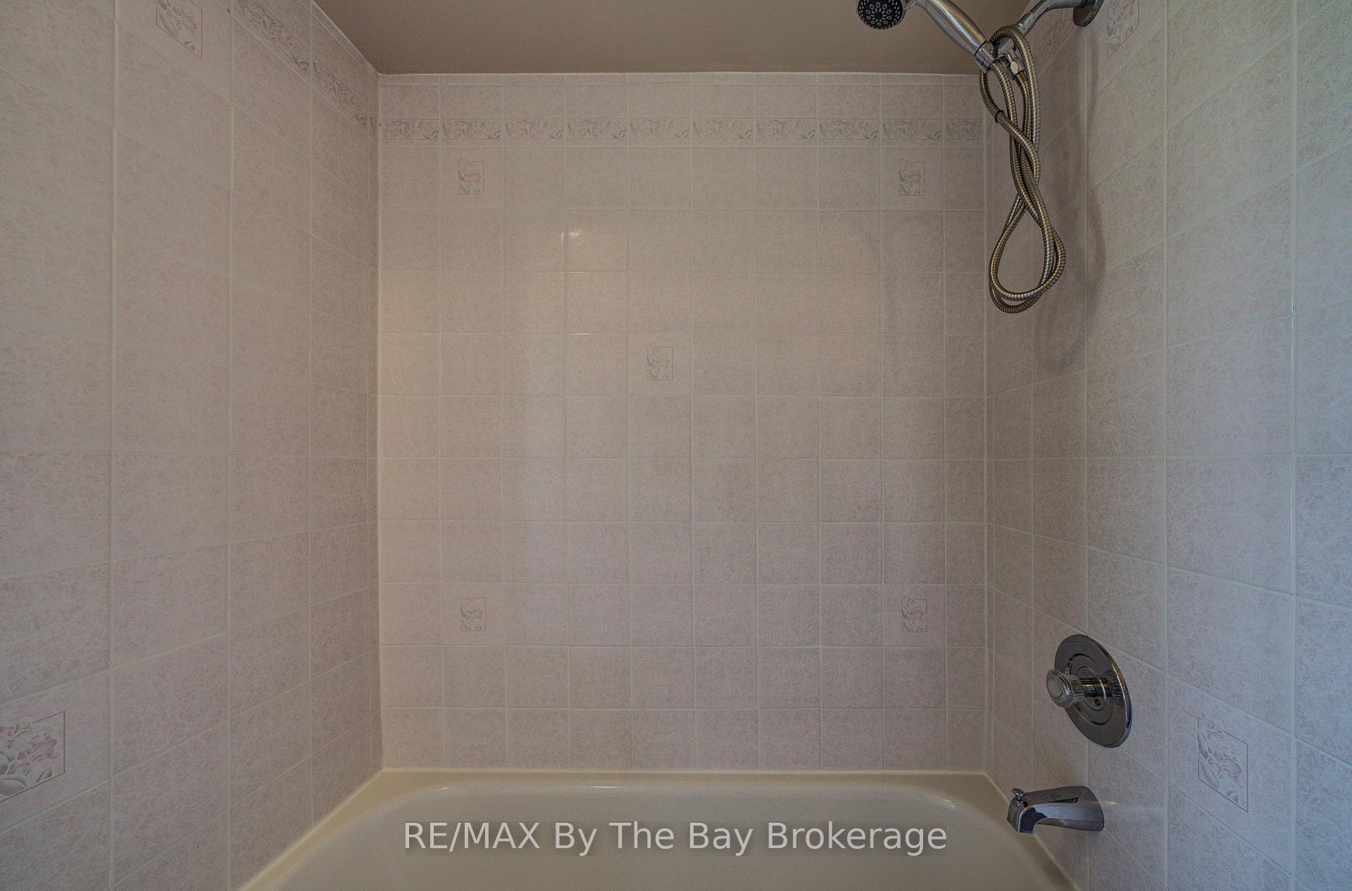 Photo 24 of 12 Silver Birch Avenue, Wasaga Beach — HOMEH