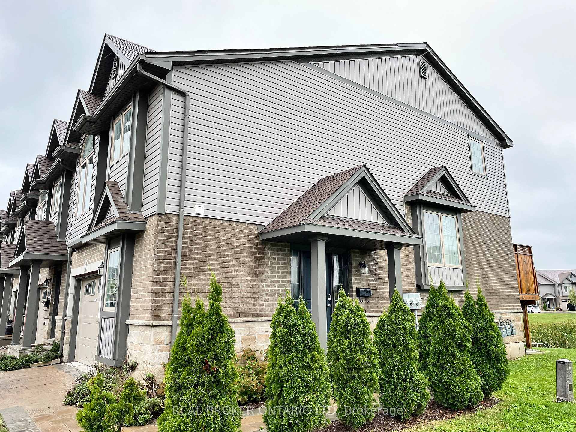 Photo 2 of Unit 1, 3400 Castle Rock Place, London, South W — HOMEH