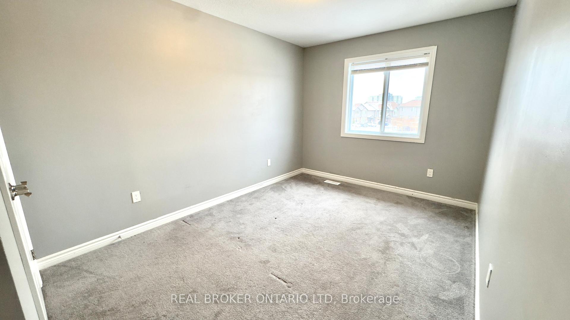 Photo 6 of Unit 1, 3400 Castle Rock Place, London, South W — HOMEH