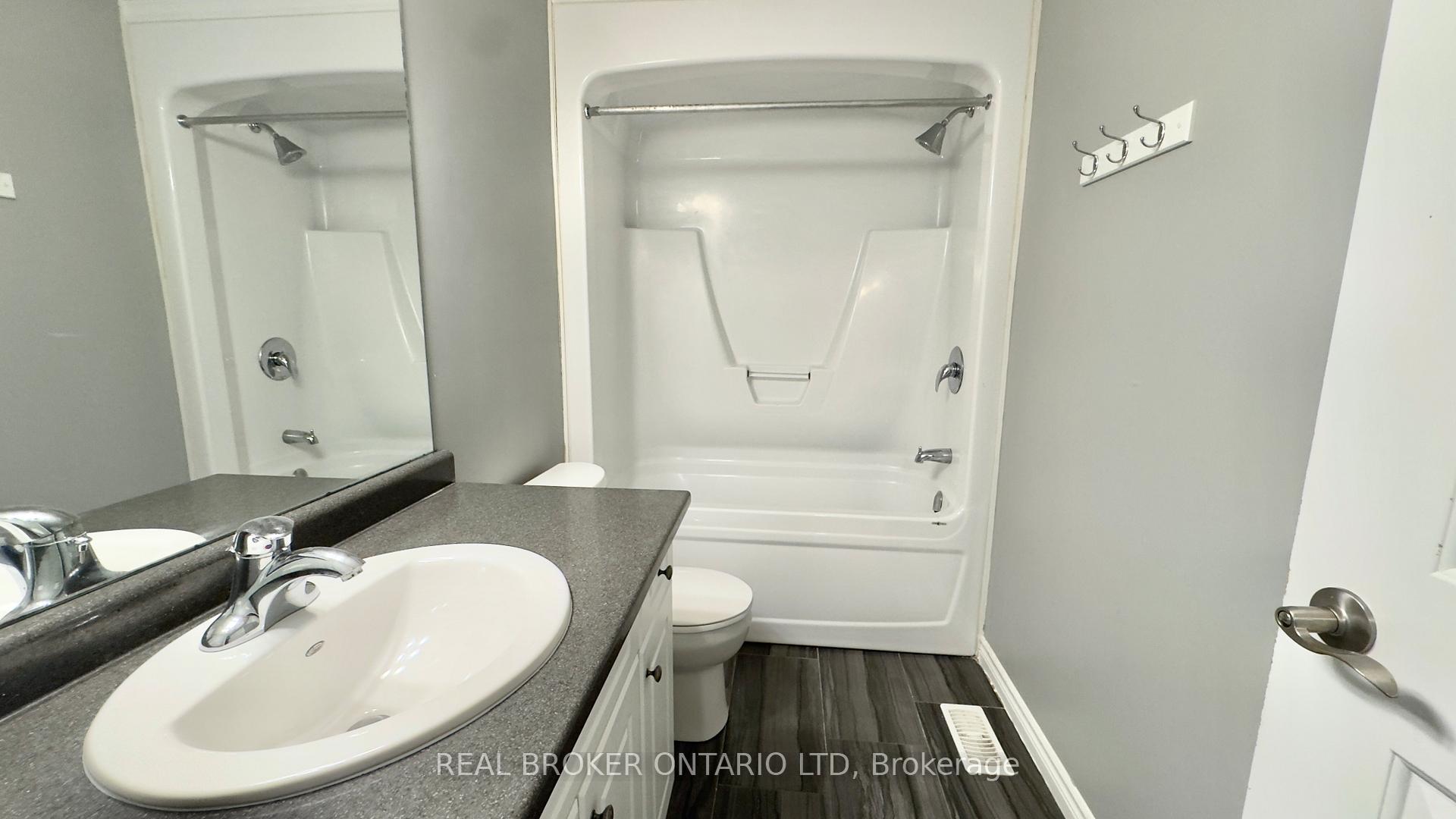 Photo 8 of Unit 1, 3400 Castle Rock Place, London, South W — HOMEH
