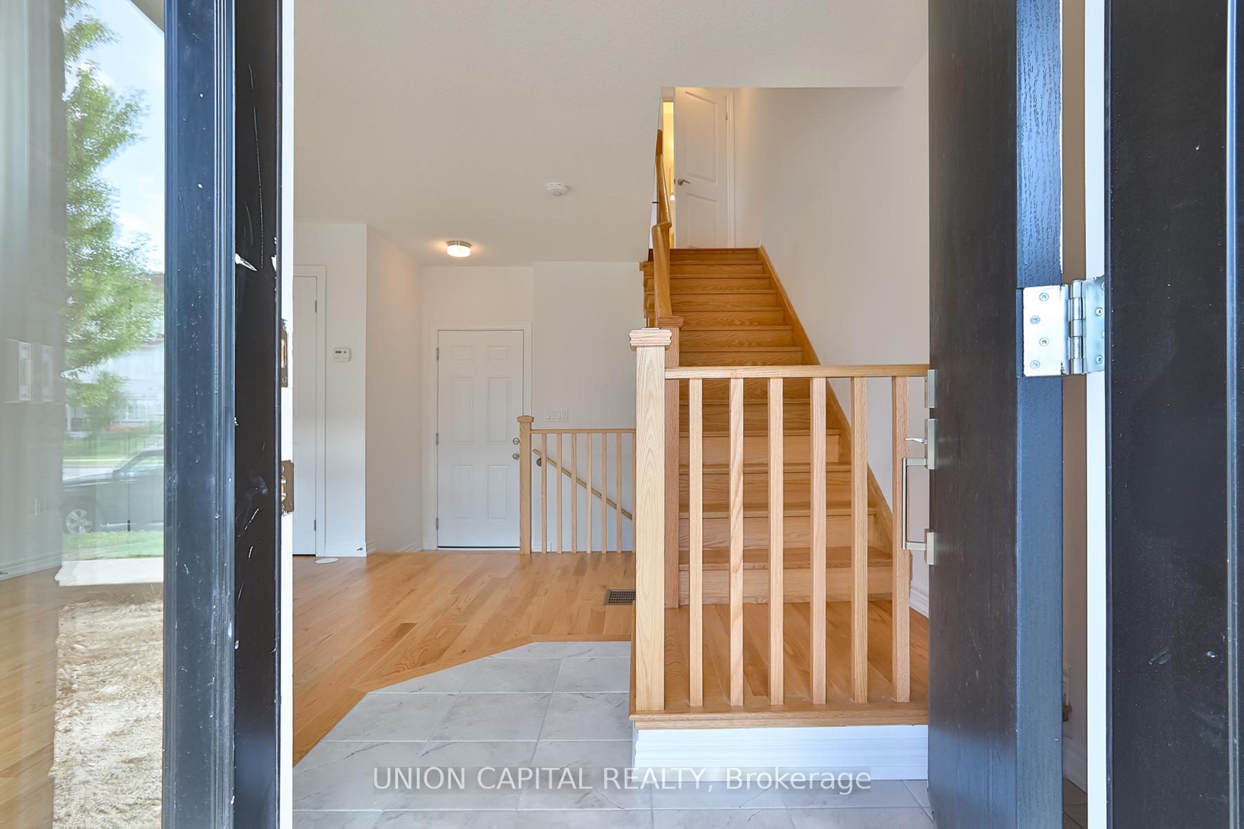 Photo 10 of 83 Sorbara Way, Whitby, Brooklin — HOMEH