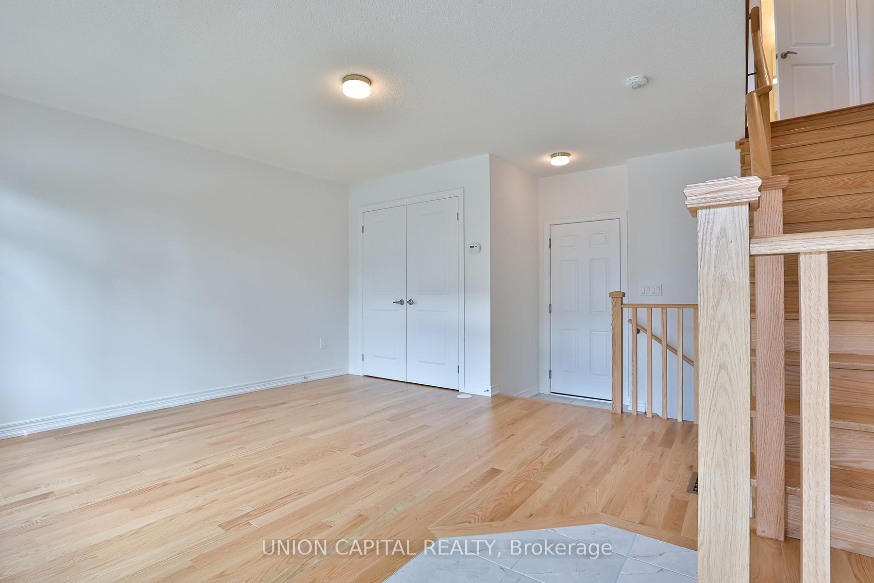 Photo 11 of 83 Sorbara Way, Whitby, Brooklin — HOMEH