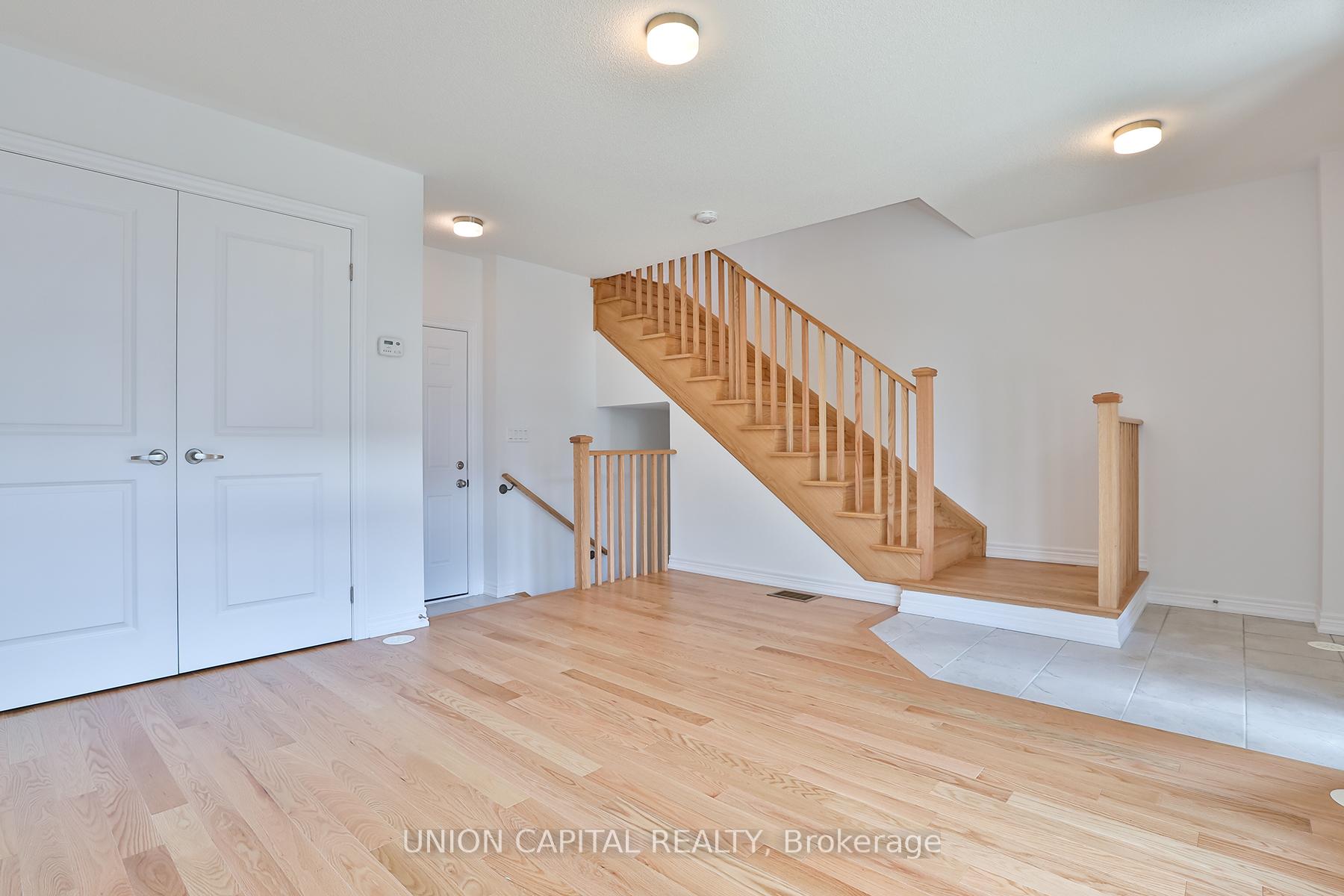 Photo 13 of 83 Sorbara Way, Whitby, Brooklin — HOMEH
