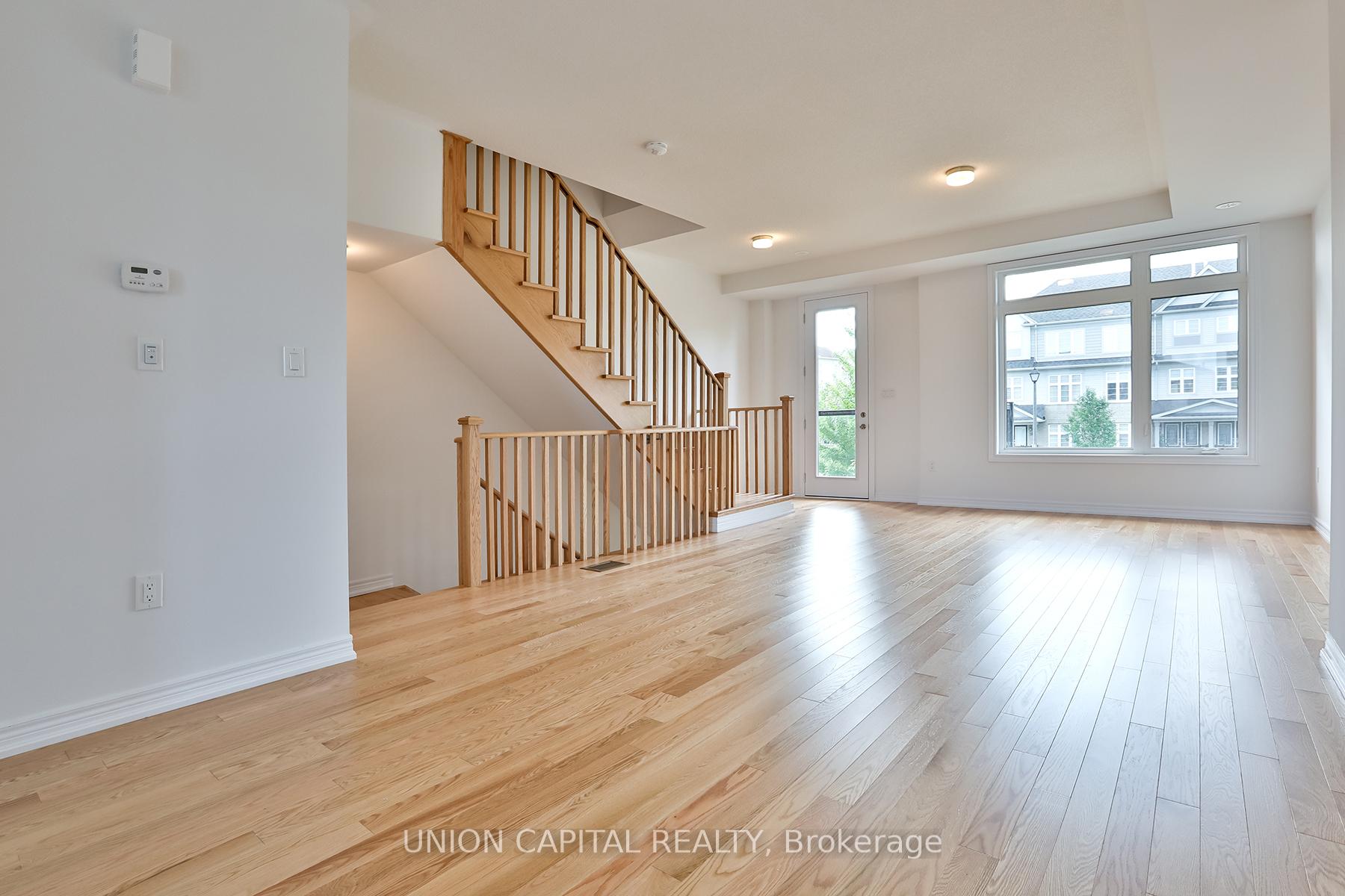 Photo 31 of 83 Sorbara Way, Whitby, Brooklin — HOMEH