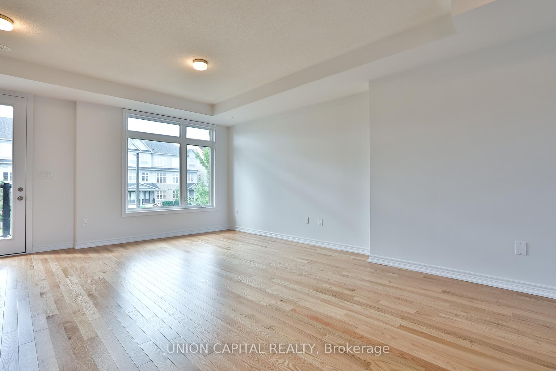 Photo 32 of 83 Sorbara Way, Whitby, Brooklin — HOMEH