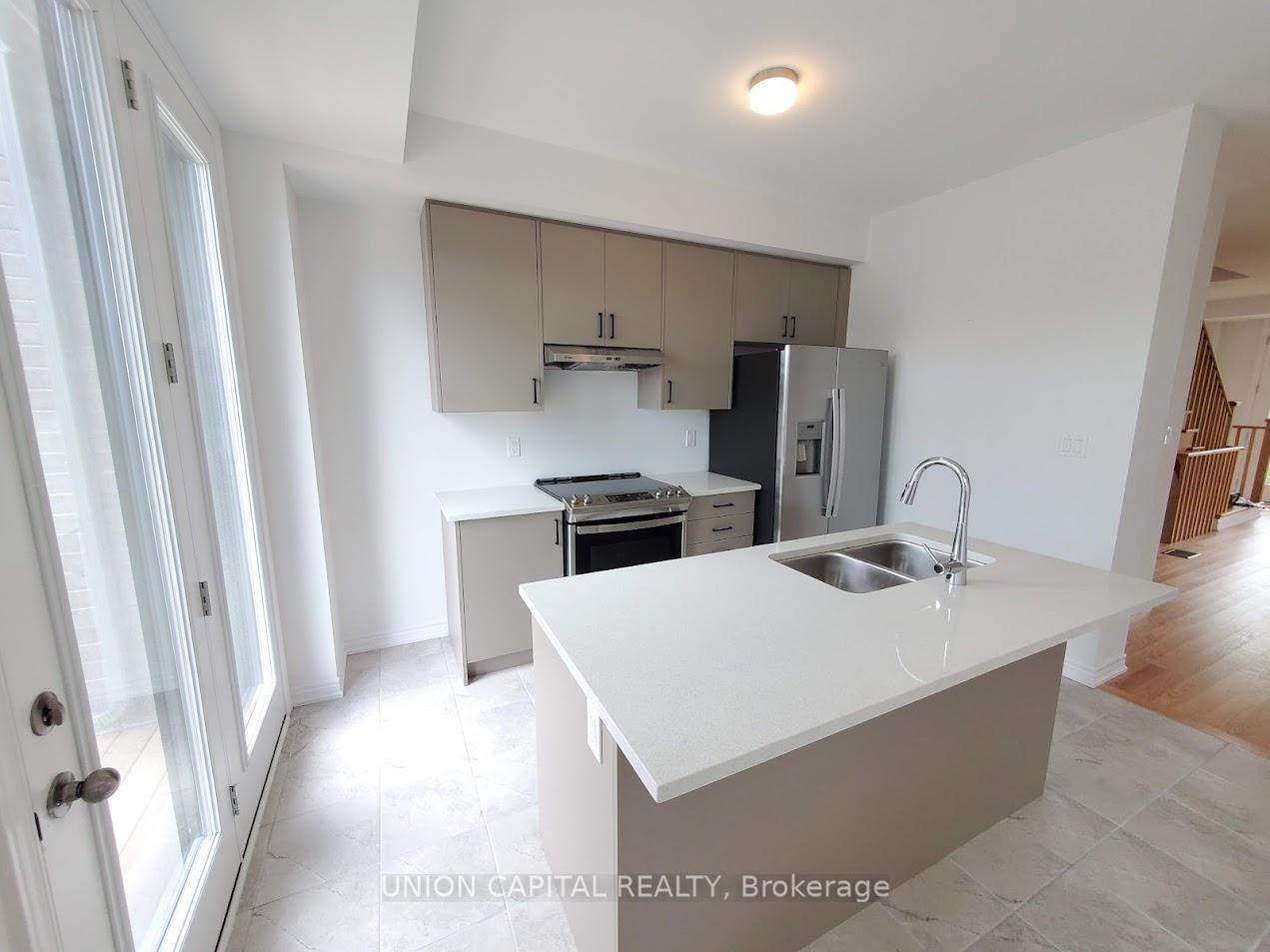 Photo 36 of 83 Sorbara Way, Whitby, Brooklin — HOMEH