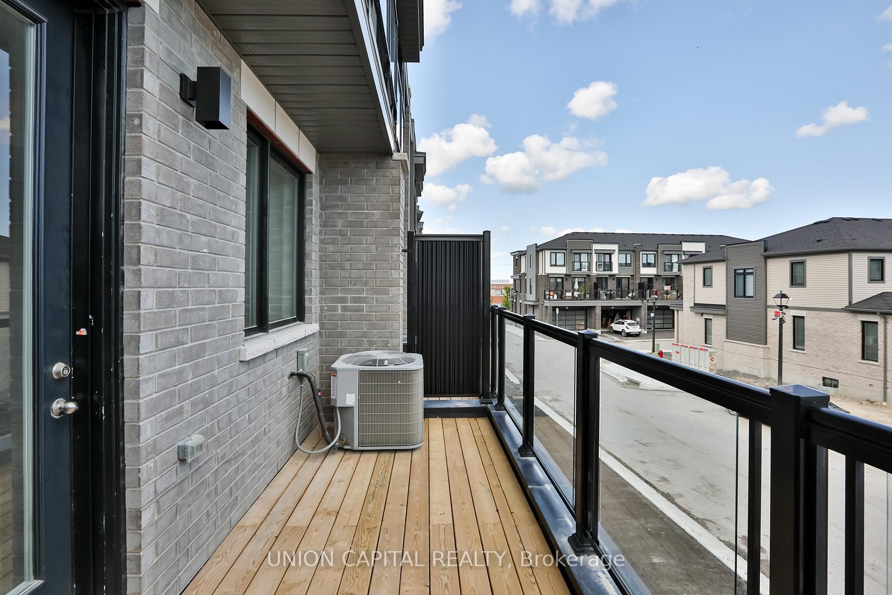 Photo 41 of 83 Sorbara Way, Whitby, Brooklin — HOMEH