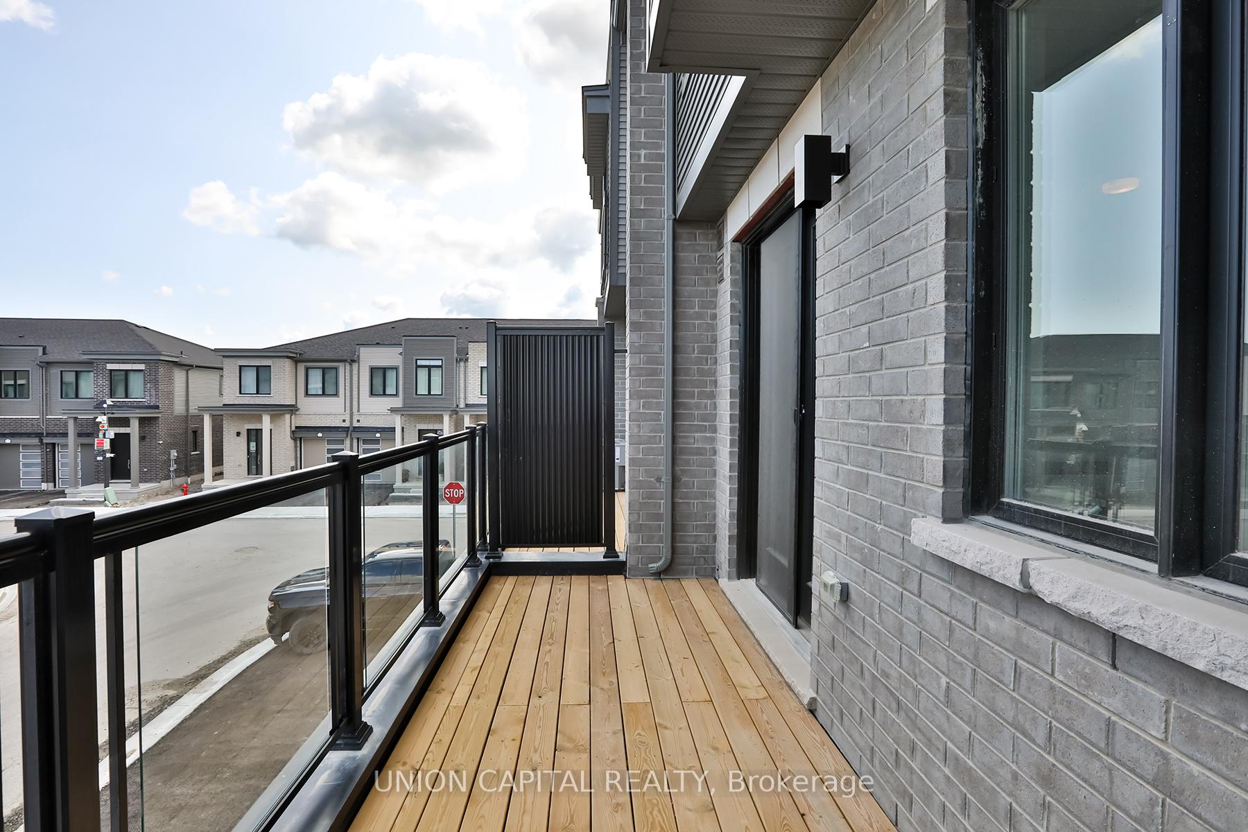 Photo 42 of 83 Sorbara Way, Whitby, Brooklin — HOMEH