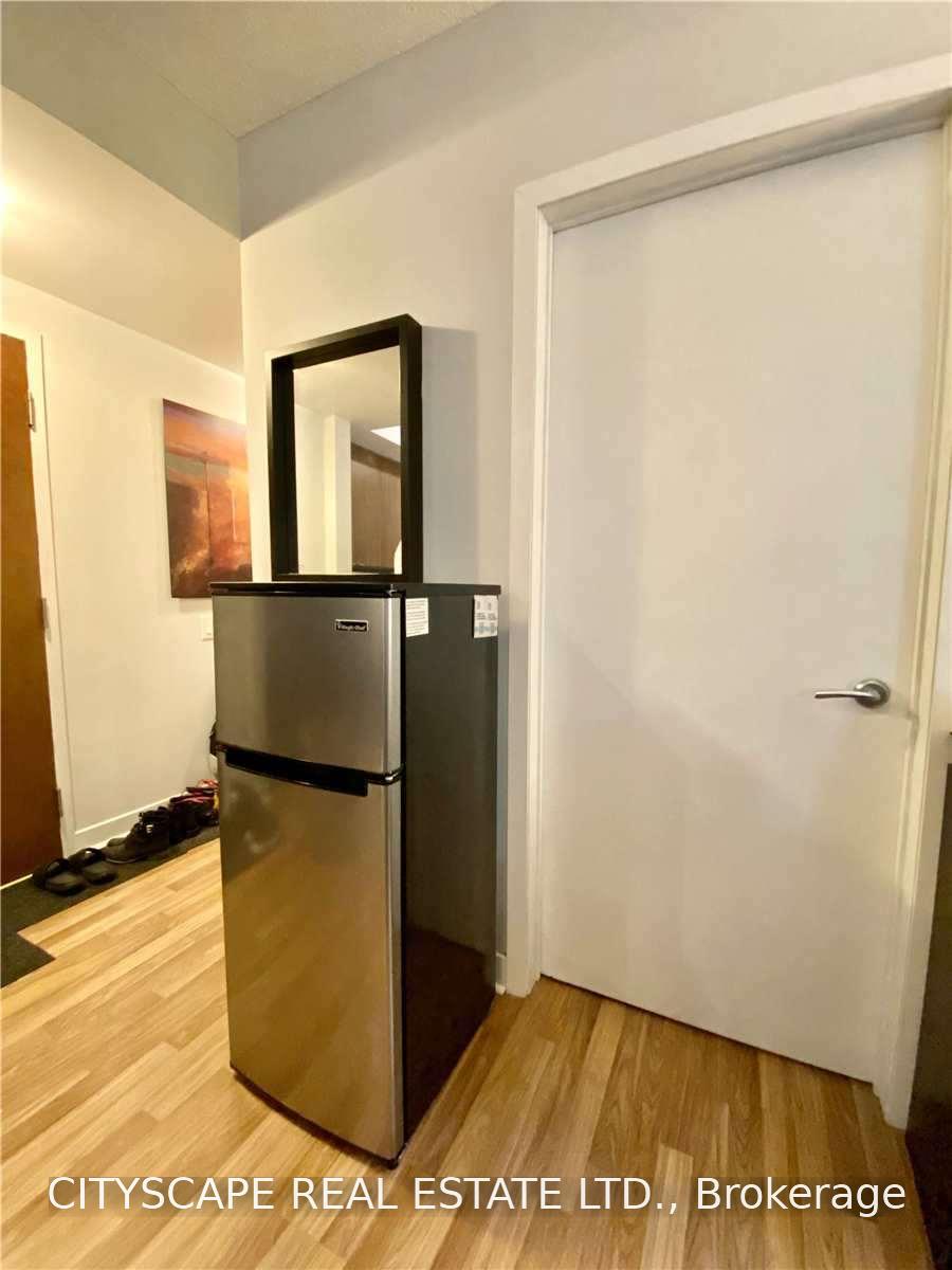 Photo 9 of Unit 1702, 8 Colborne Street, Toronto, Church-Yonge Corridor — HOMEH