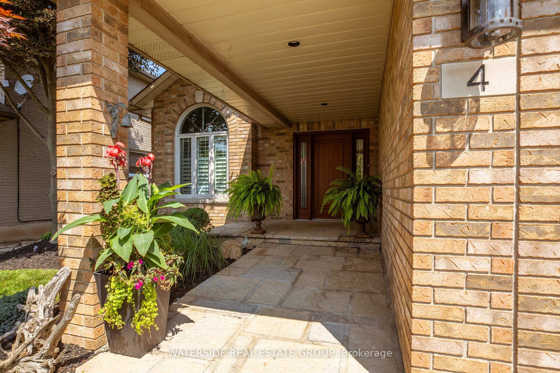 Photo 4 of 4 Lido Drive, Hamilton, Stoney Creek — HOMEH