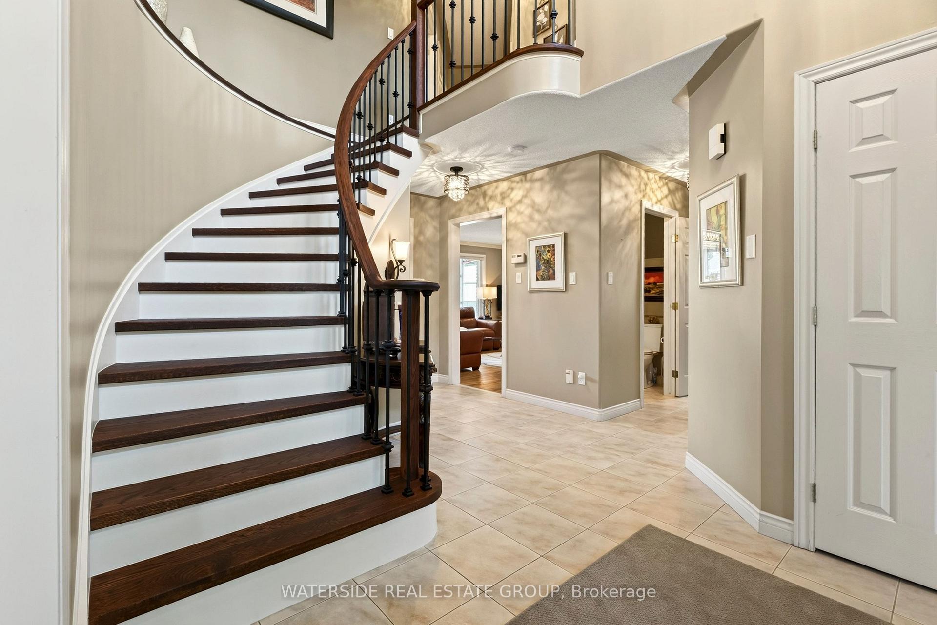 Photo 6 of 4 Lido Drive, Hamilton, Stoney Creek — HOMEH