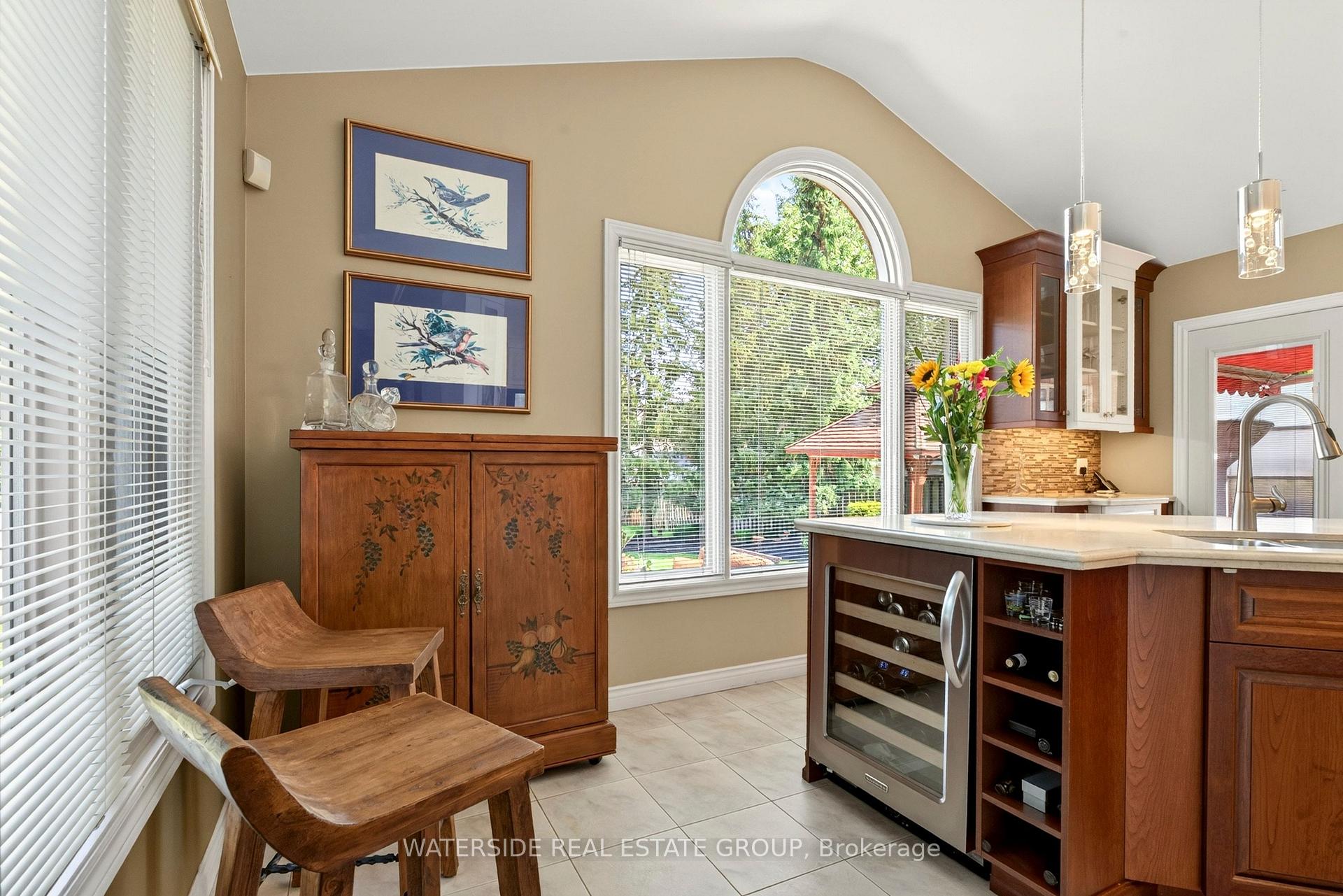 Photo 10 of 4 Lido Drive, Hamilton, Stoney Creek — HOMEH