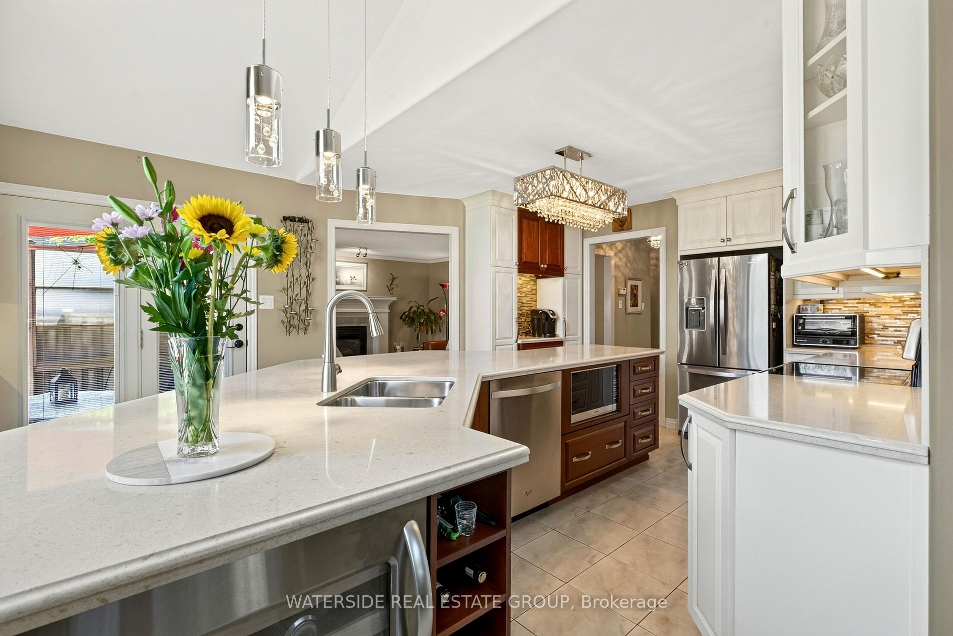 Photo 11 of 4 Lido Drive, Hamilton, Stoney Creek — HOMEH