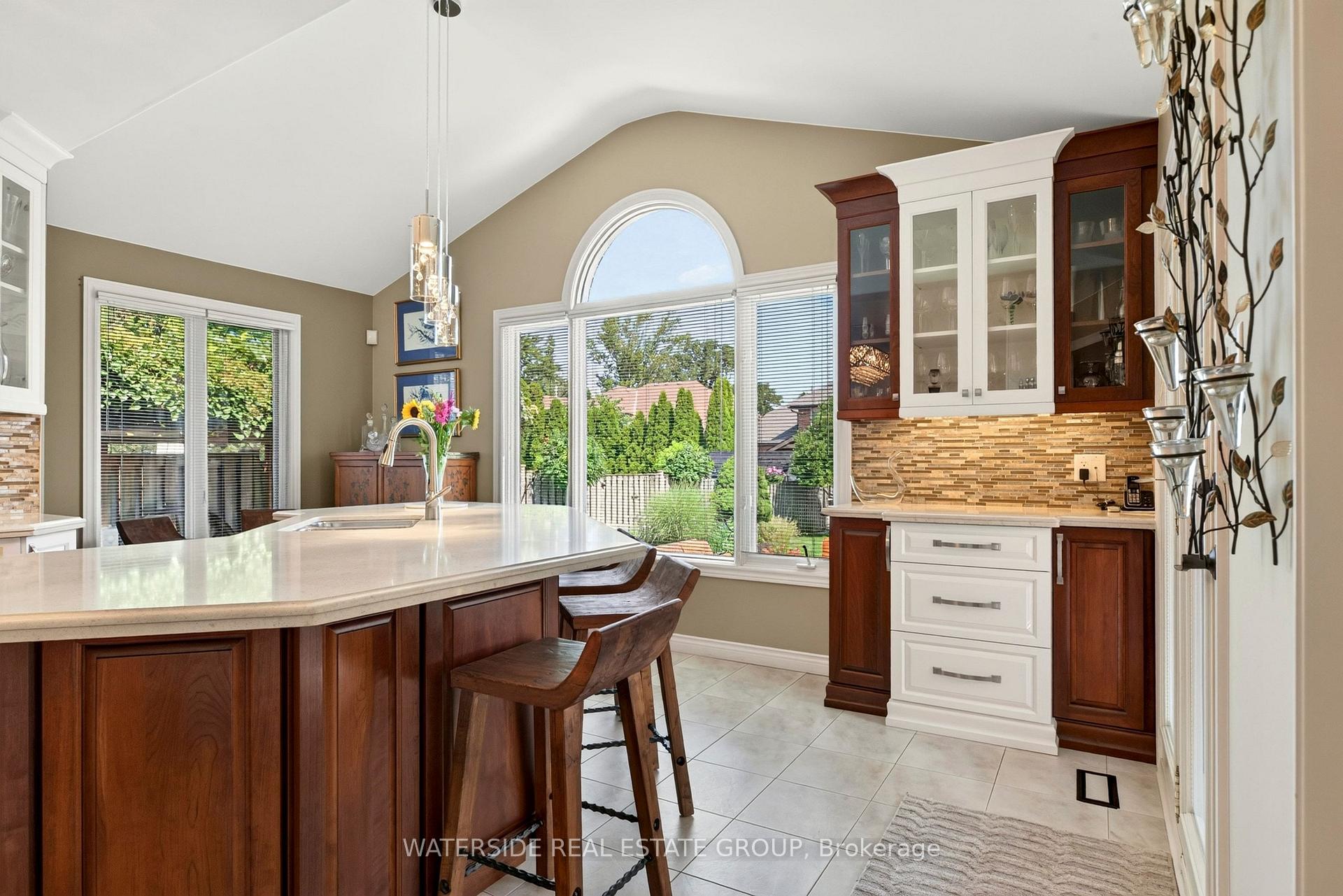Photo 15 of 4 Lido Drive, Hamilton, Stoney Creek — HOMEH