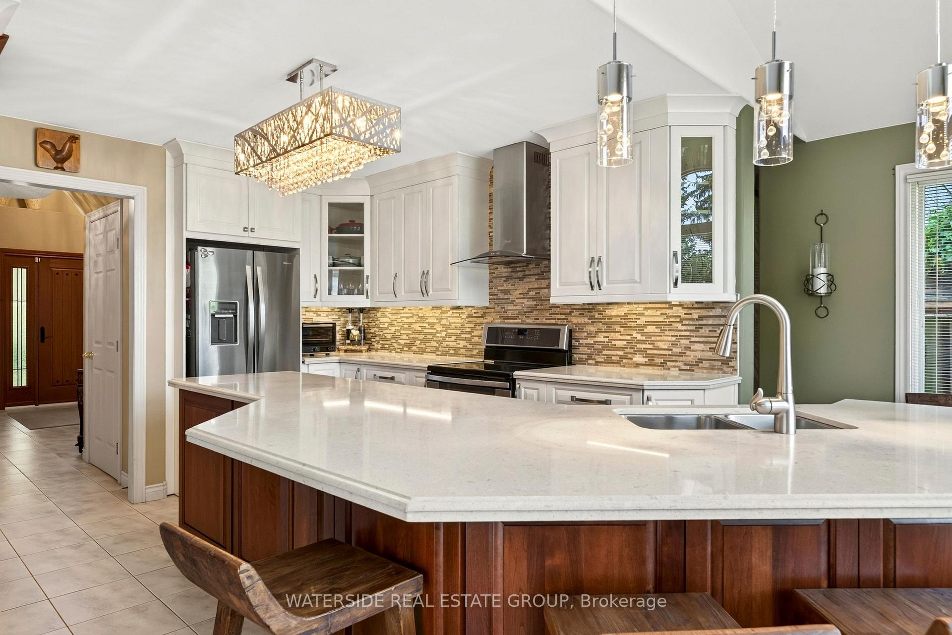 Photo 16 of 4 Lido Drive, Hamilton, Stoney Creek — HOMEH