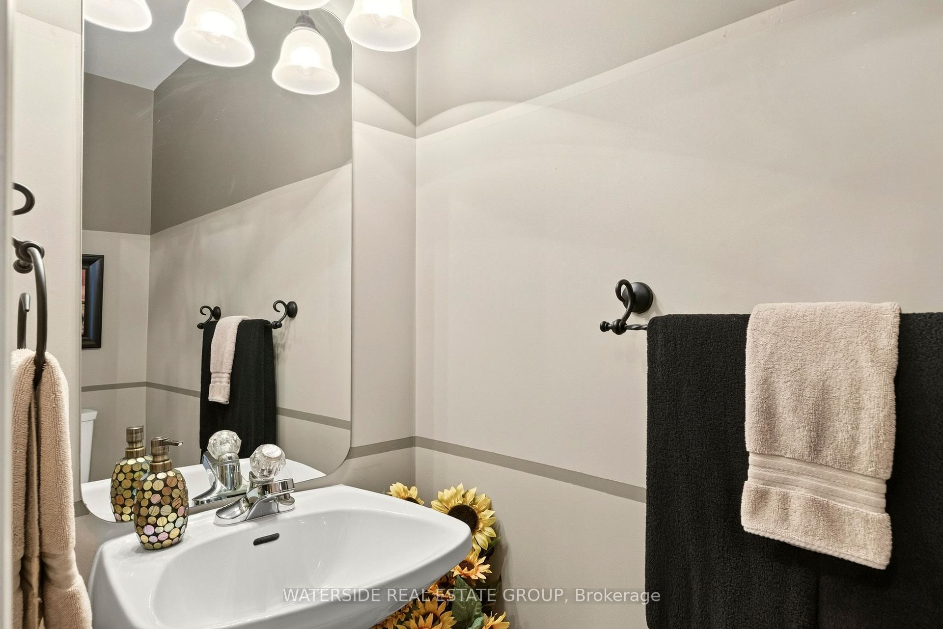 Photo 24 of 4 Lido Drive, Hamilton, Stoney Creek — HOMEH