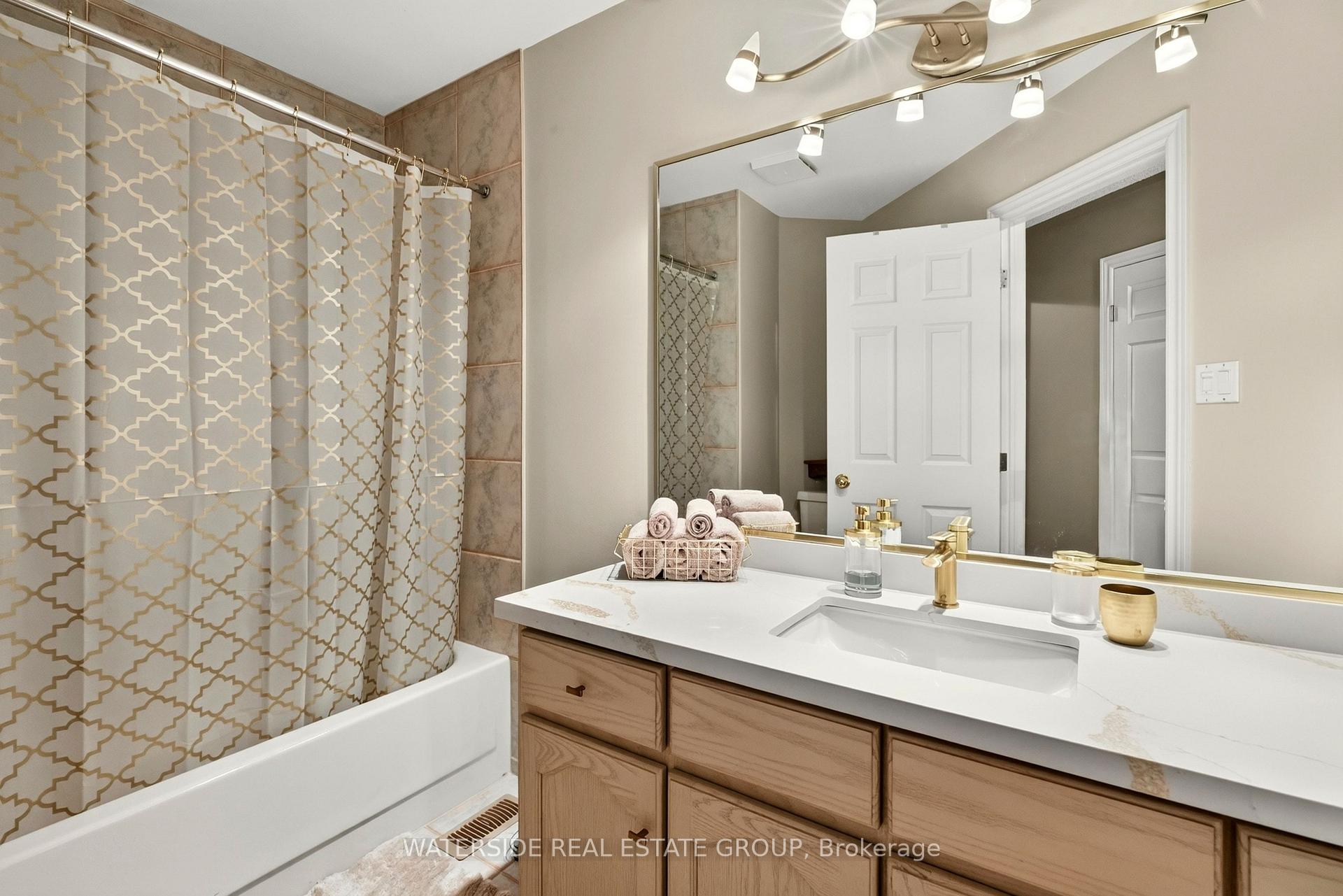 Photo 42 of 4 Lido Drive, Hamilton, Stoney Creek — HOMEH