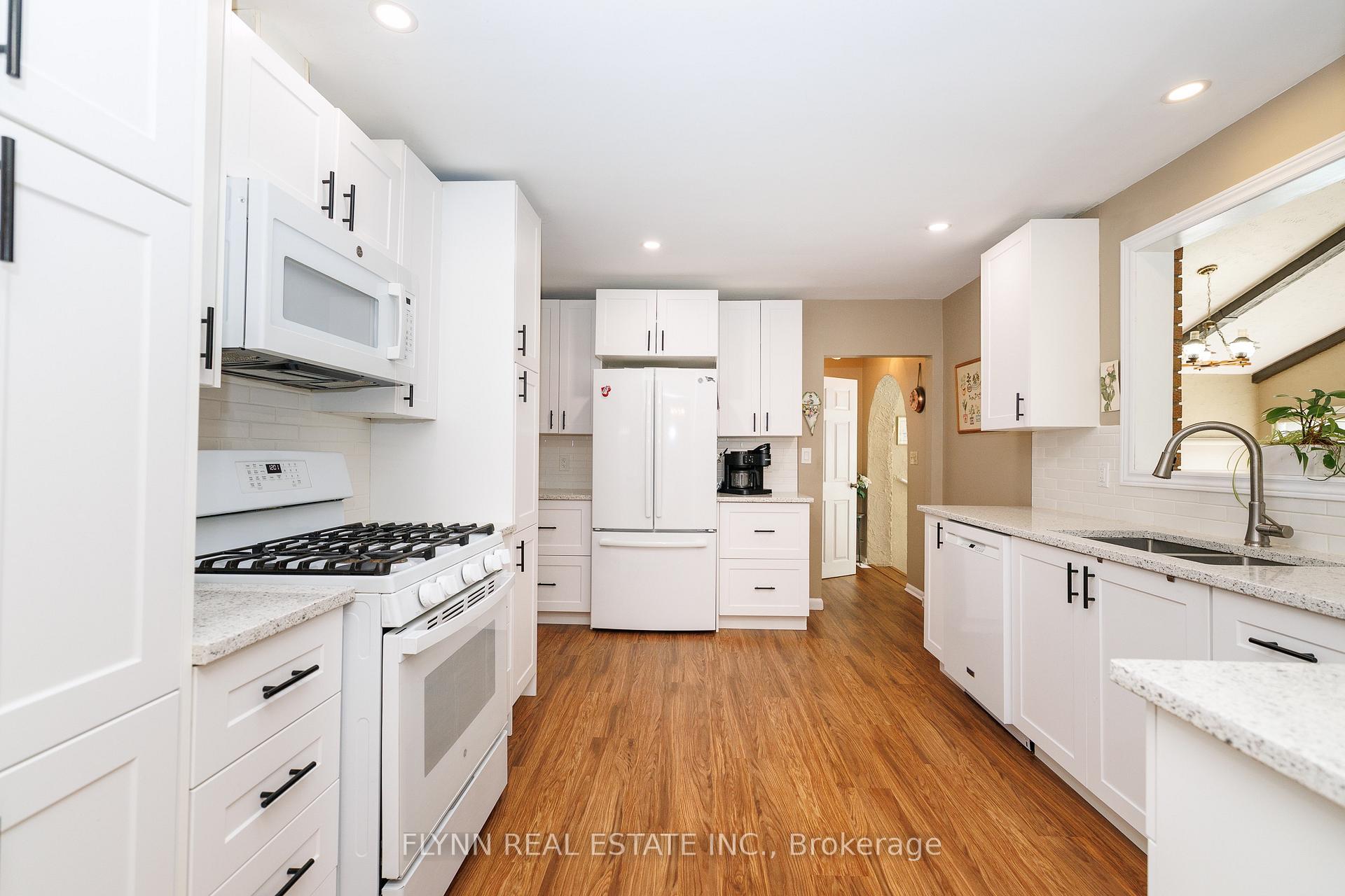 Photo 13 of 7260 McColl Drive, Niagara Falls, Casey — HOMEH