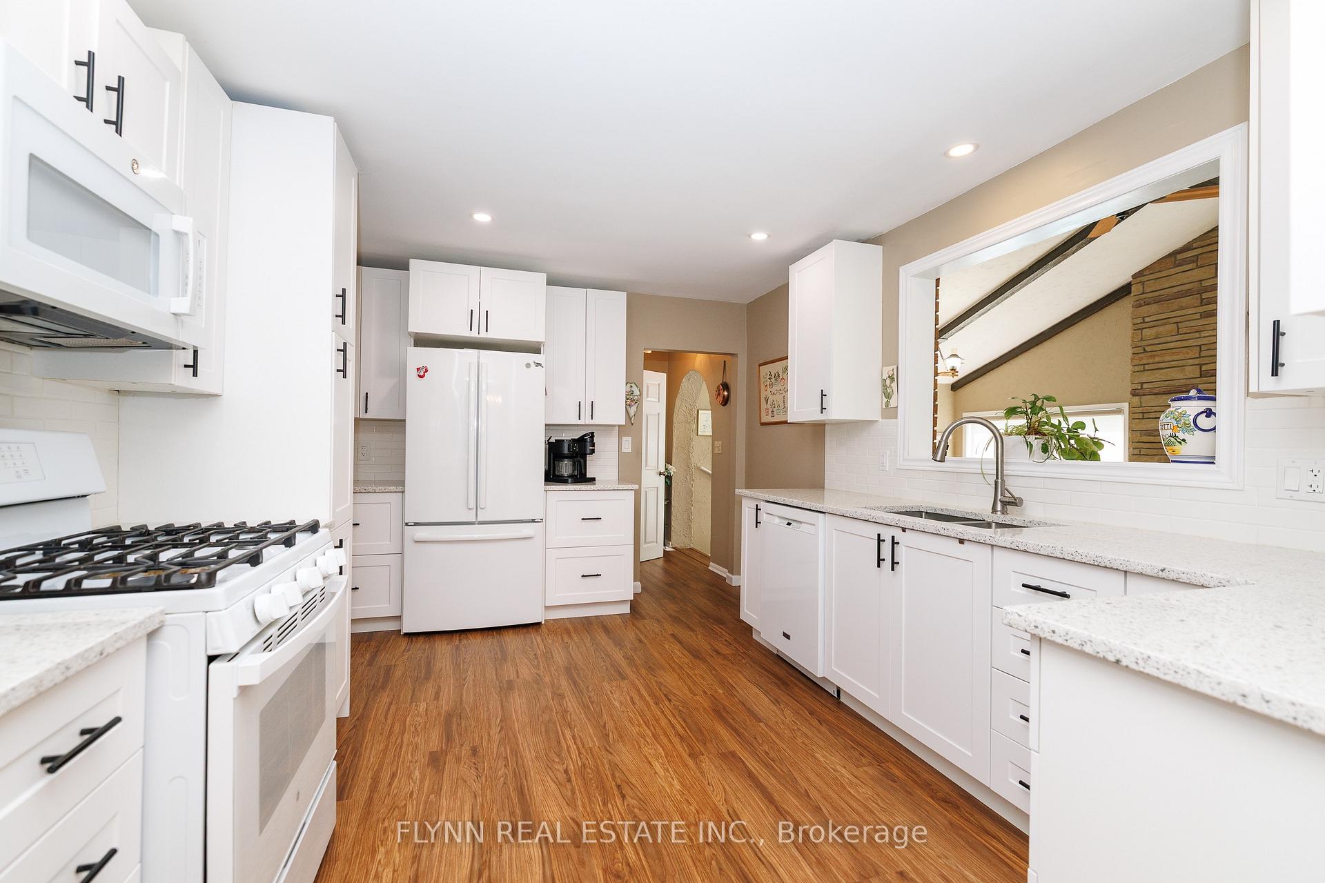 Photo 14 of 7260 McColl Drive, Niagara Falls, Casey — HOMEH