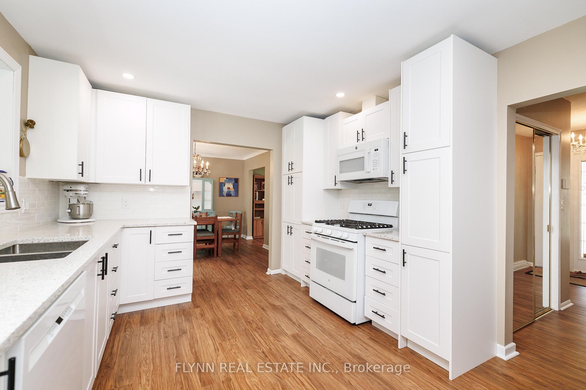 Photo 16 of 7260 McColl Drive, Niagara Falls, Casey — HOMEH