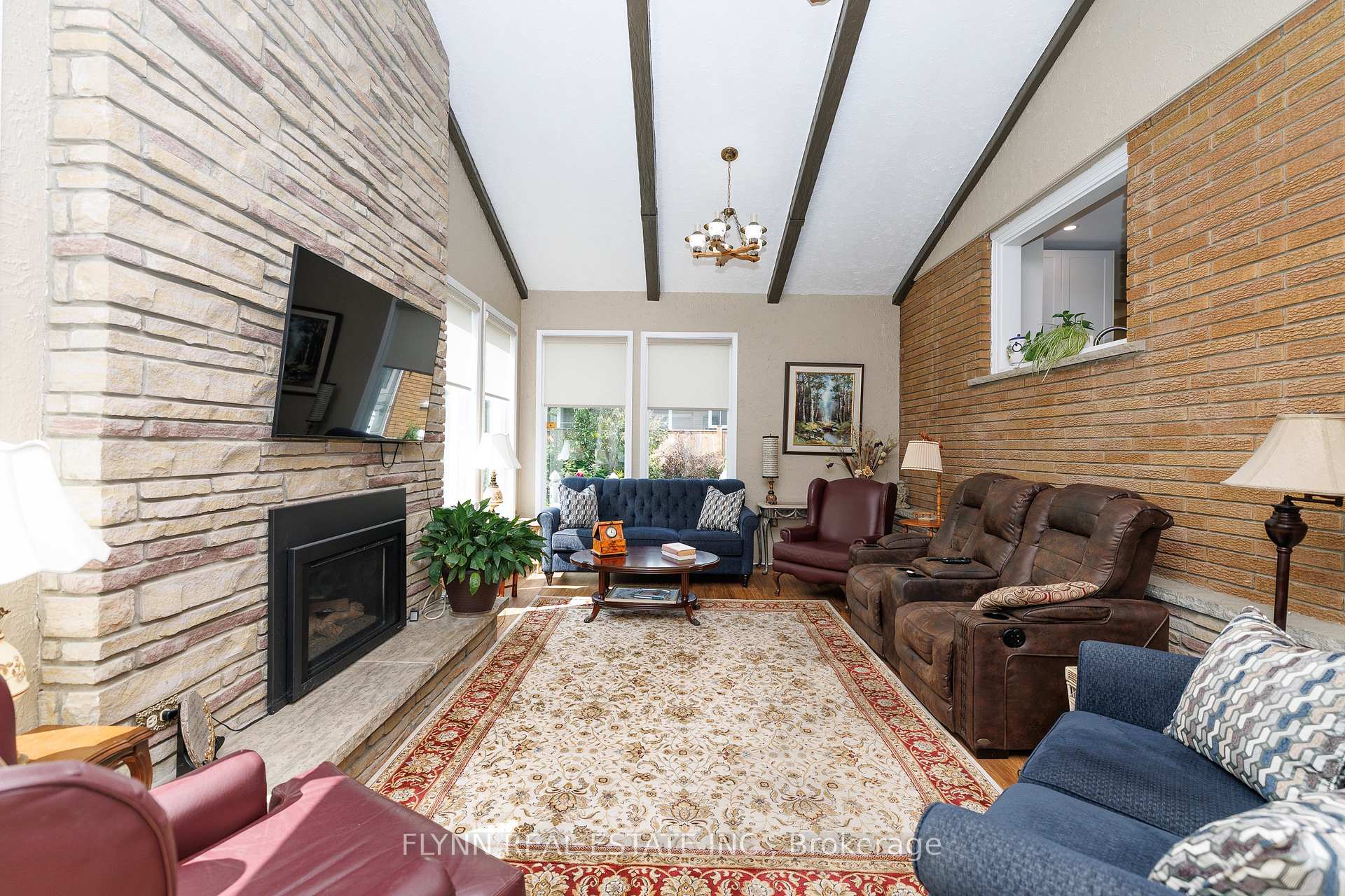 Photo 18 of 7260 McColl Drive, Niagara Falls, Casey — HOMEH