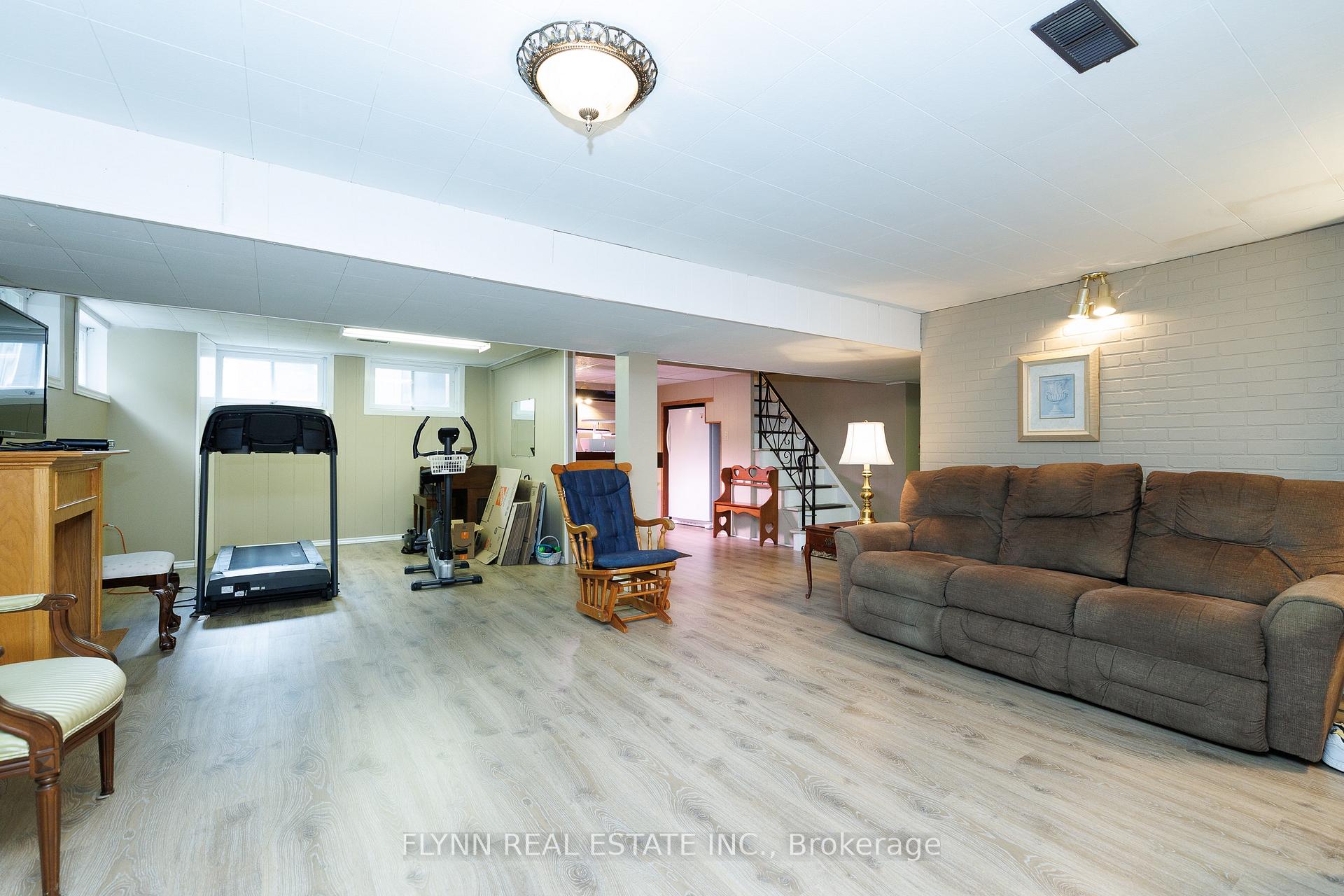 Photo 33 of 7260 McColl Drive, Niagara Falls, Casey — HOMEH