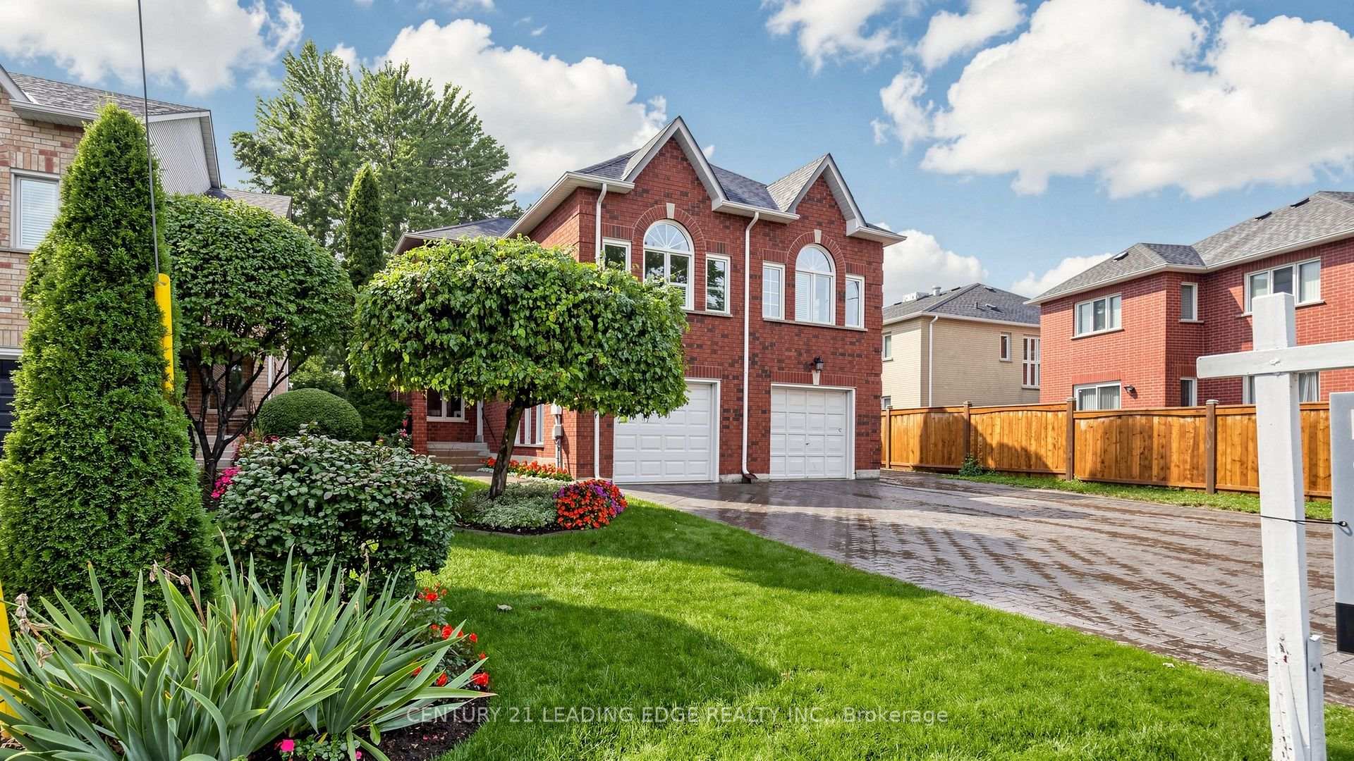 Photo 1 of 20 Sciberras Road, Markham, Unionville — HOMEH