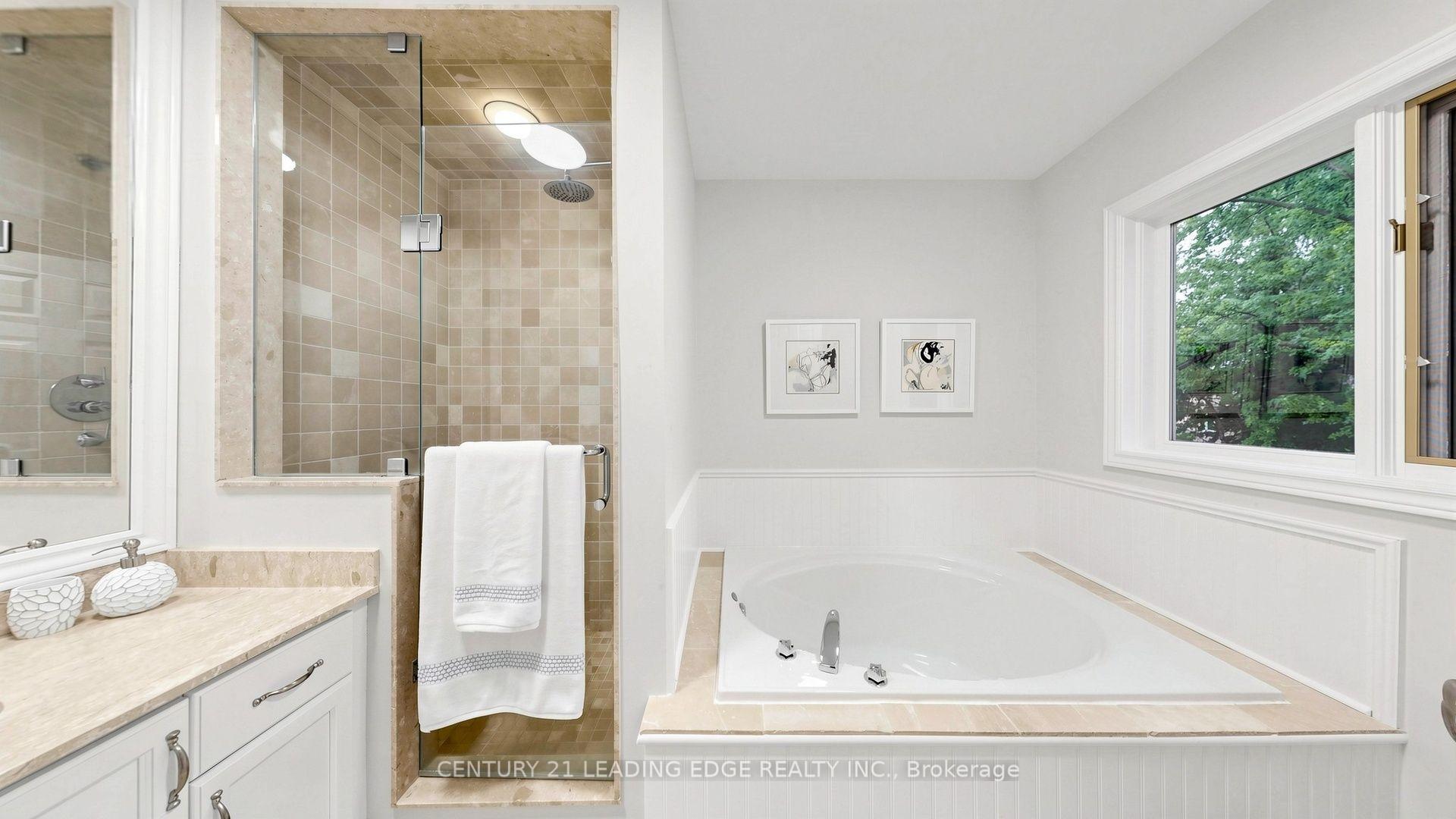 Photo 33 of 20 Sciberras Road, Markham, Unionville — HOMEH