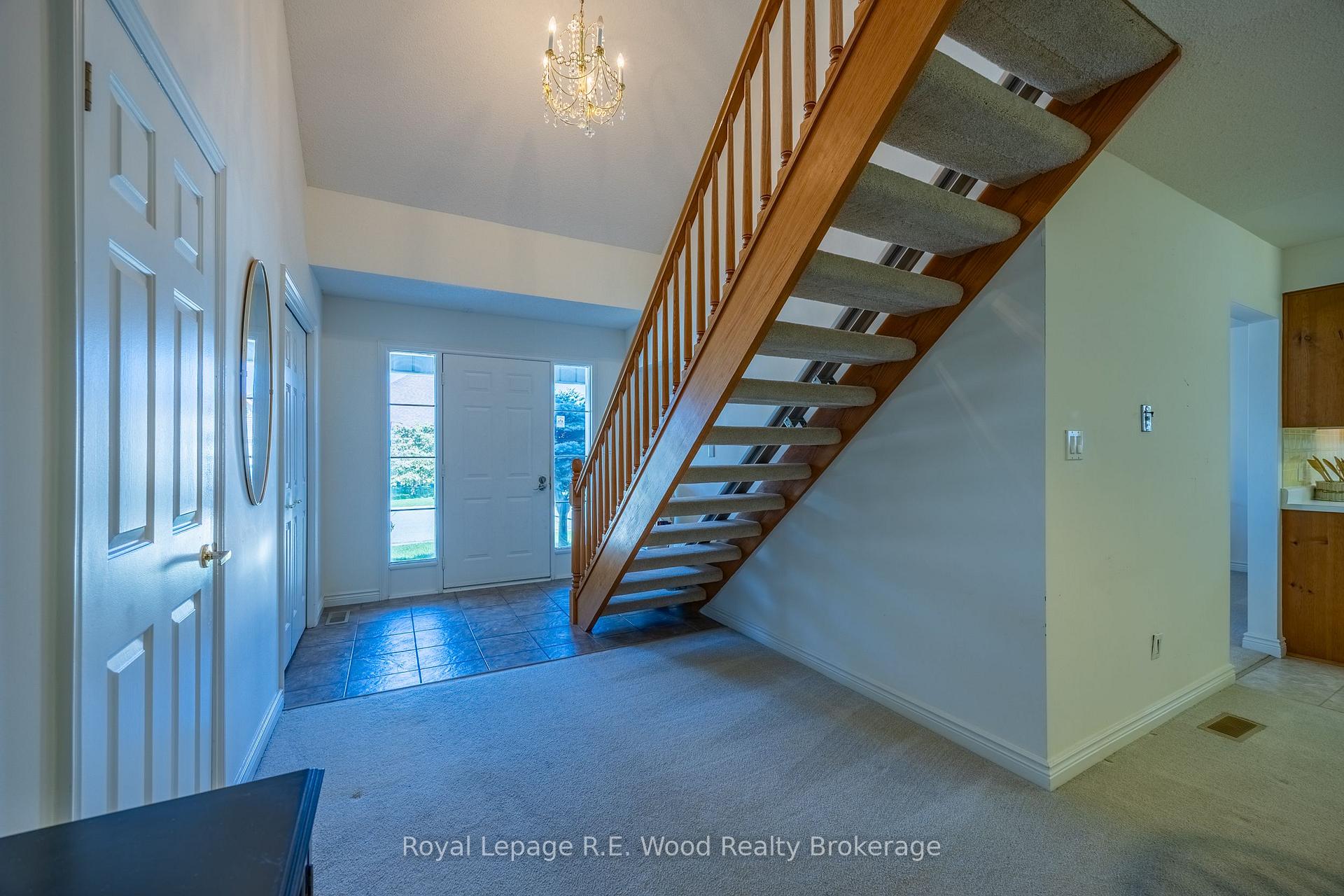 Photo 4 of 7 Seres Drive, Tillsonburg — HOMEH