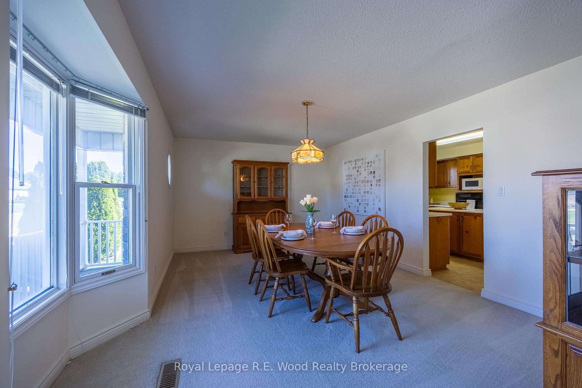 Photo 5 of 7 Seres Drive, Tillsonburg — HOMEH