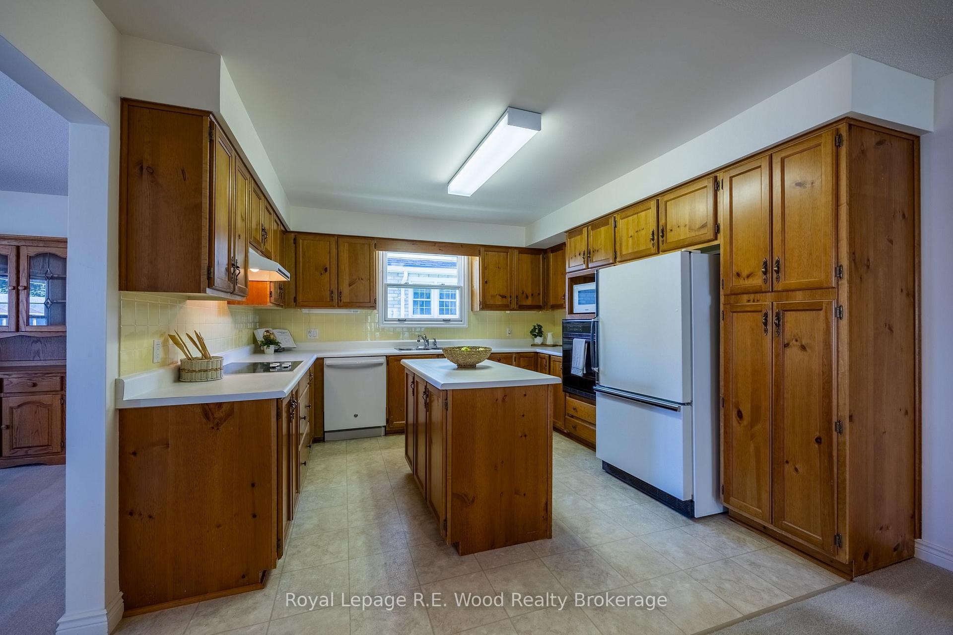 Photo 7 of 7 Seres Drive, Tillsonburg — HOMEH