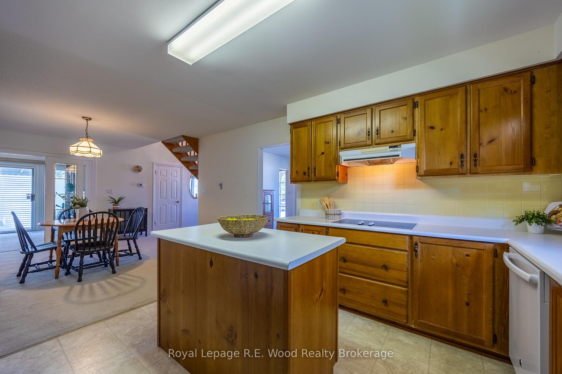 Photo 9 of 7 Seres Drive, Tillsonburg — HOMEH