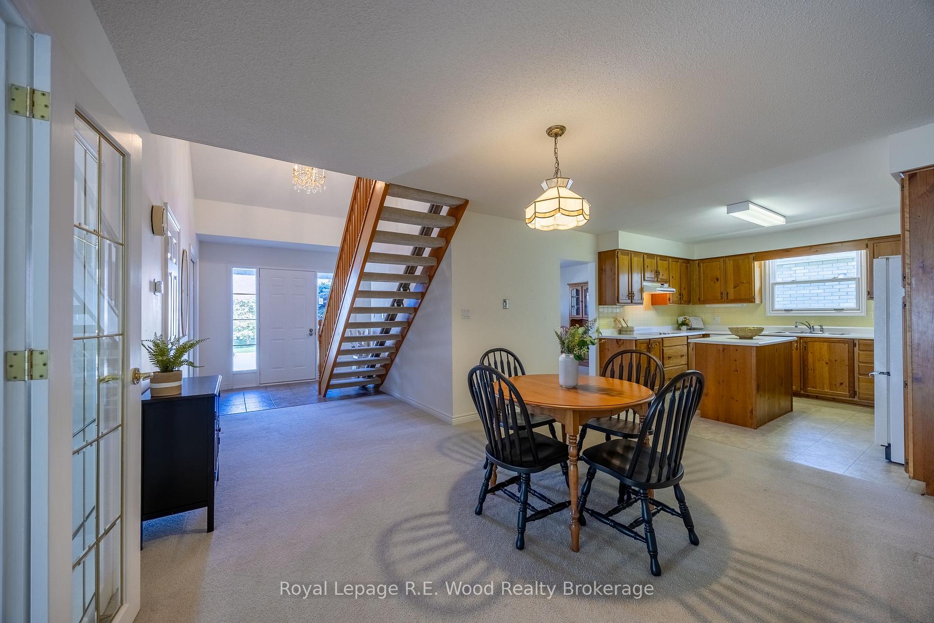 Photo 10 of 7 Seres Drive, Tillsonburg — HOMEH