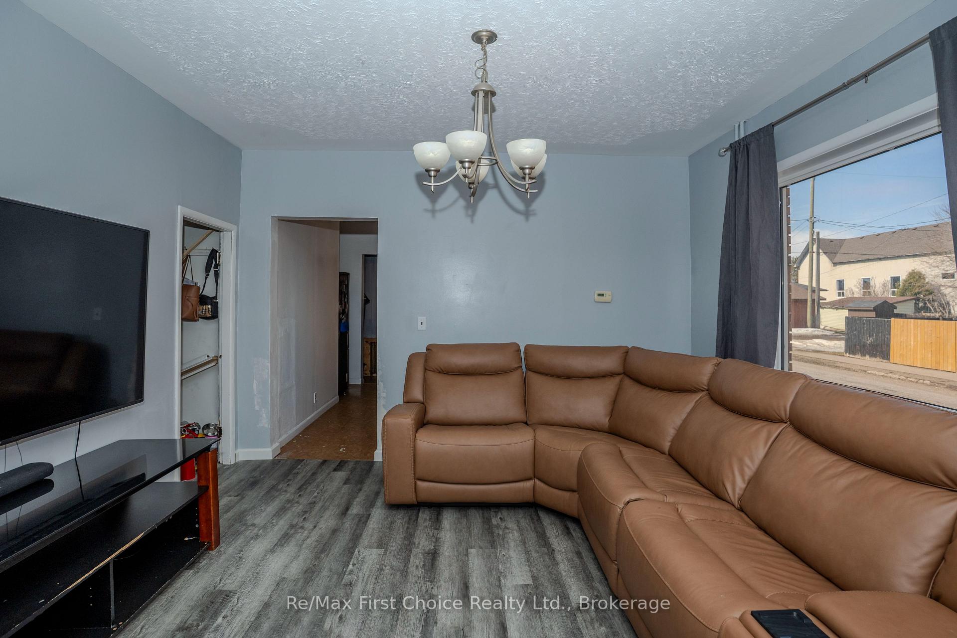 Photo 11 of 138 Rowand Street, Thunder Bay, East End — HOMEH