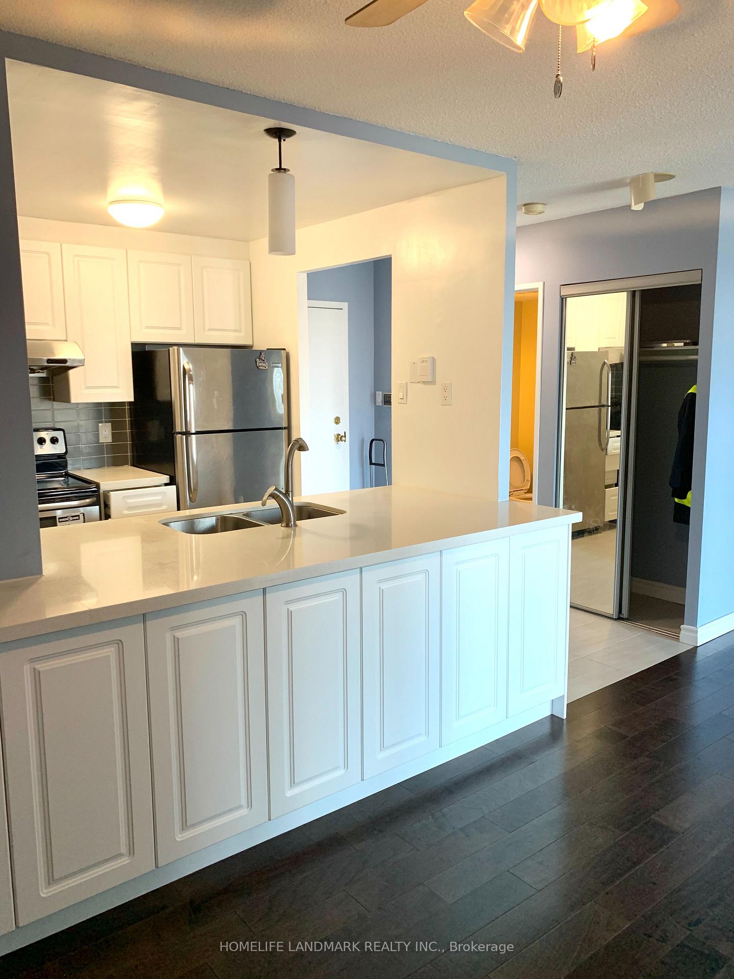 Photo 2 of Unit 2001, 265 Enfield Place, Mississauga, City Centre — HOMEH