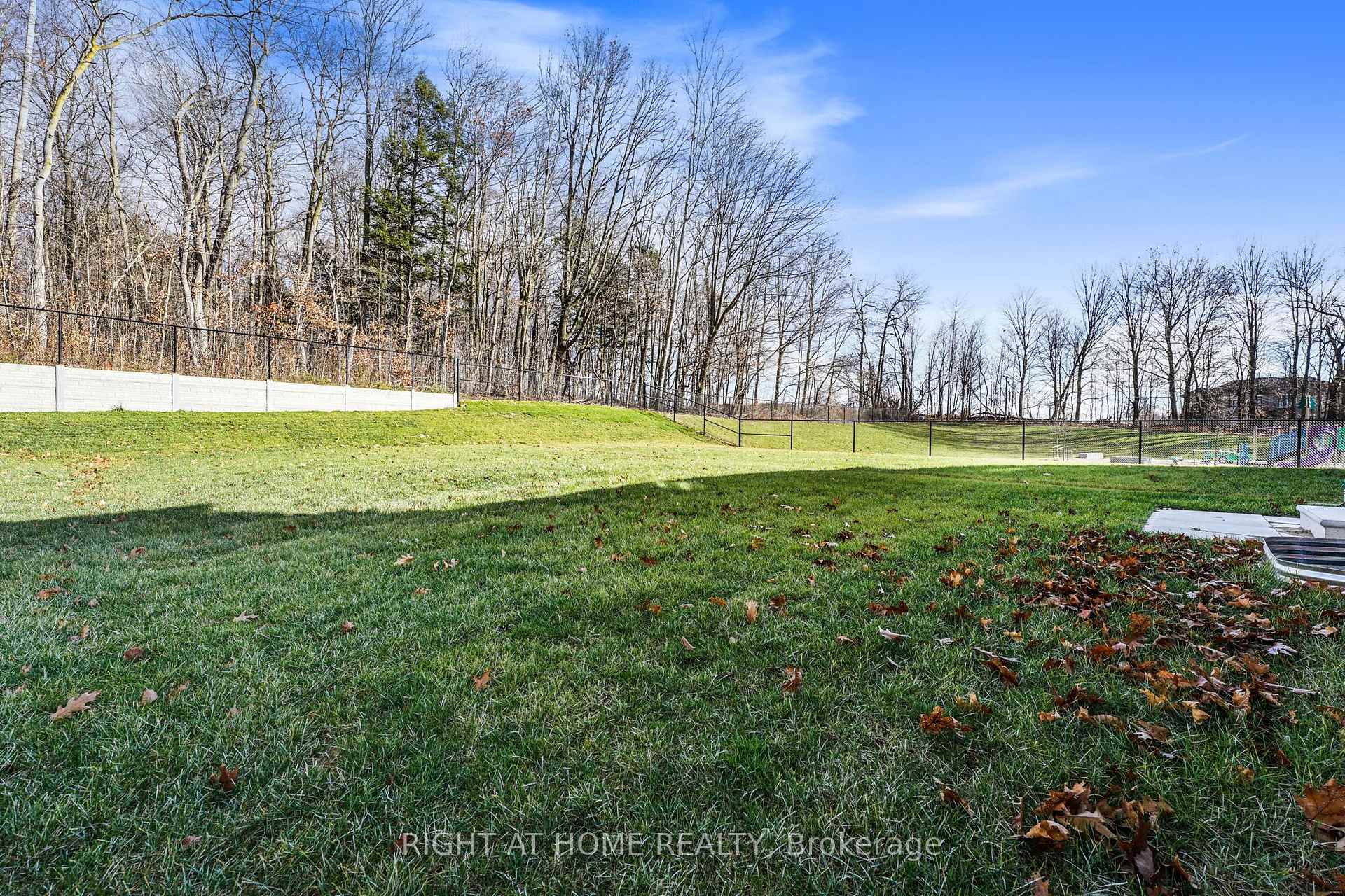 Photo 41 of 53 Bearberry Road, Springwater, Midhurst — HOMEH