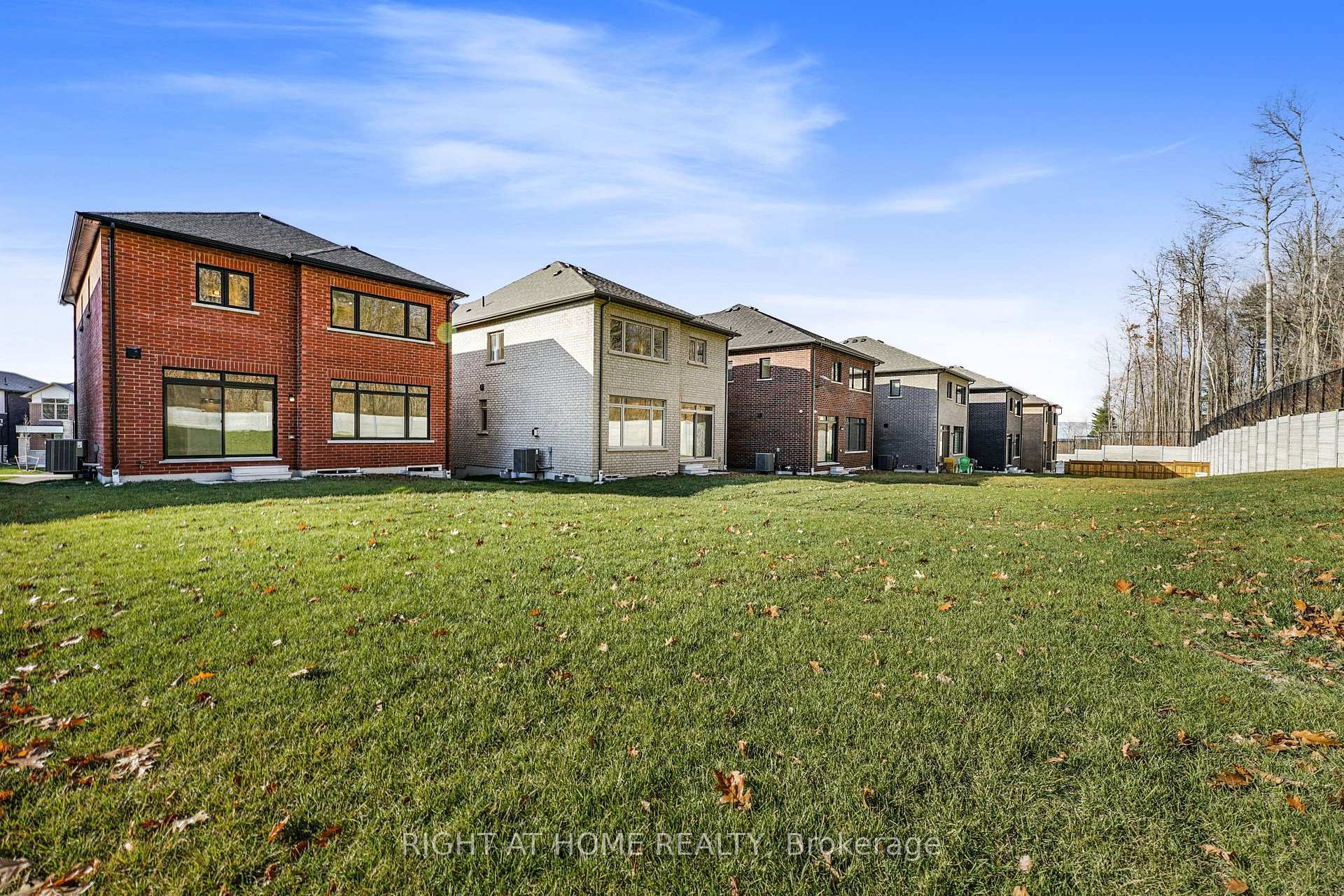 Photo 42 of 53 Bearberry Road, Springwater, Midhurst — HOMEH